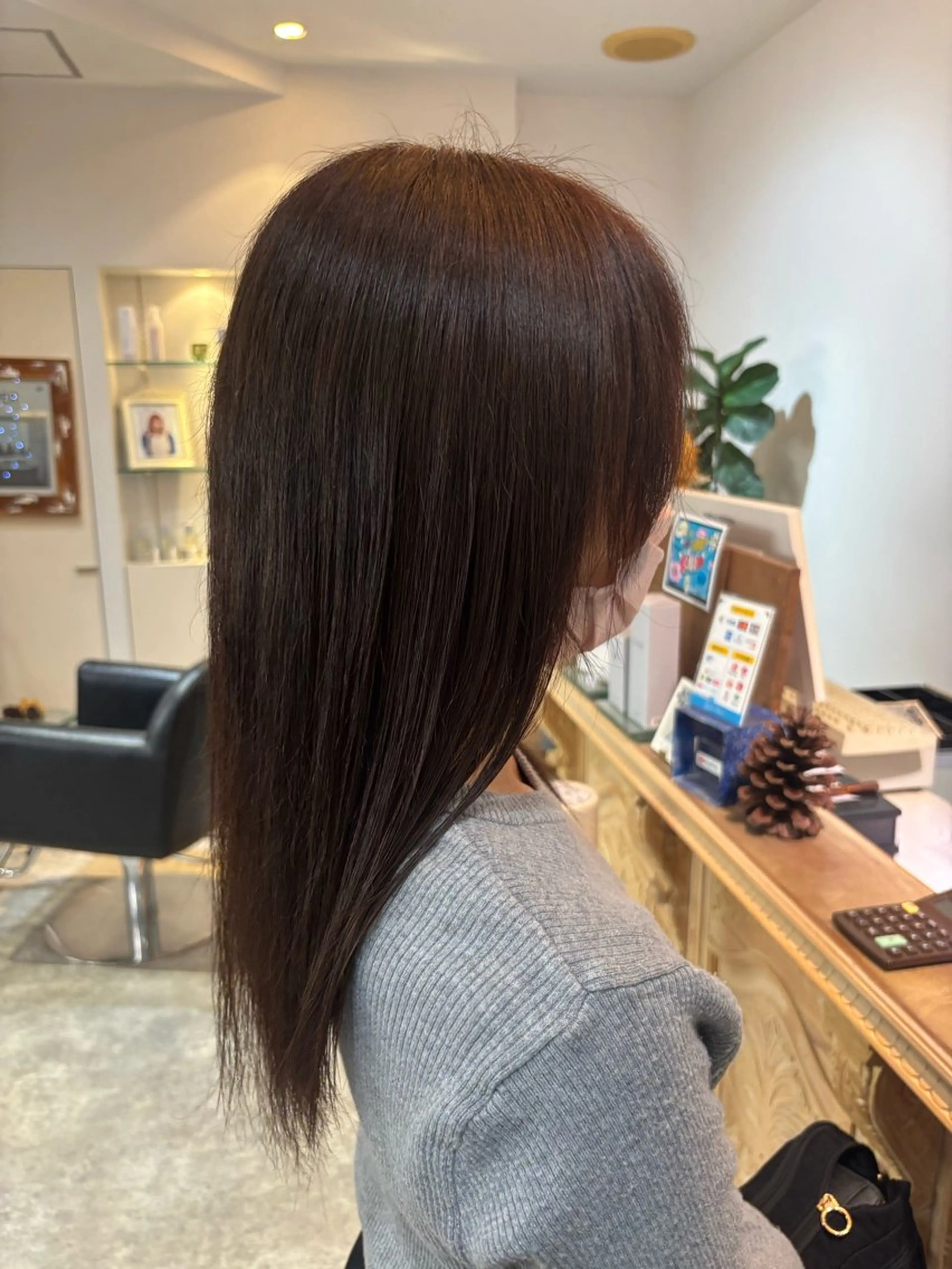 セミロング ヘアカラー トリートメント 亀田 萌奈のヘアスタイル