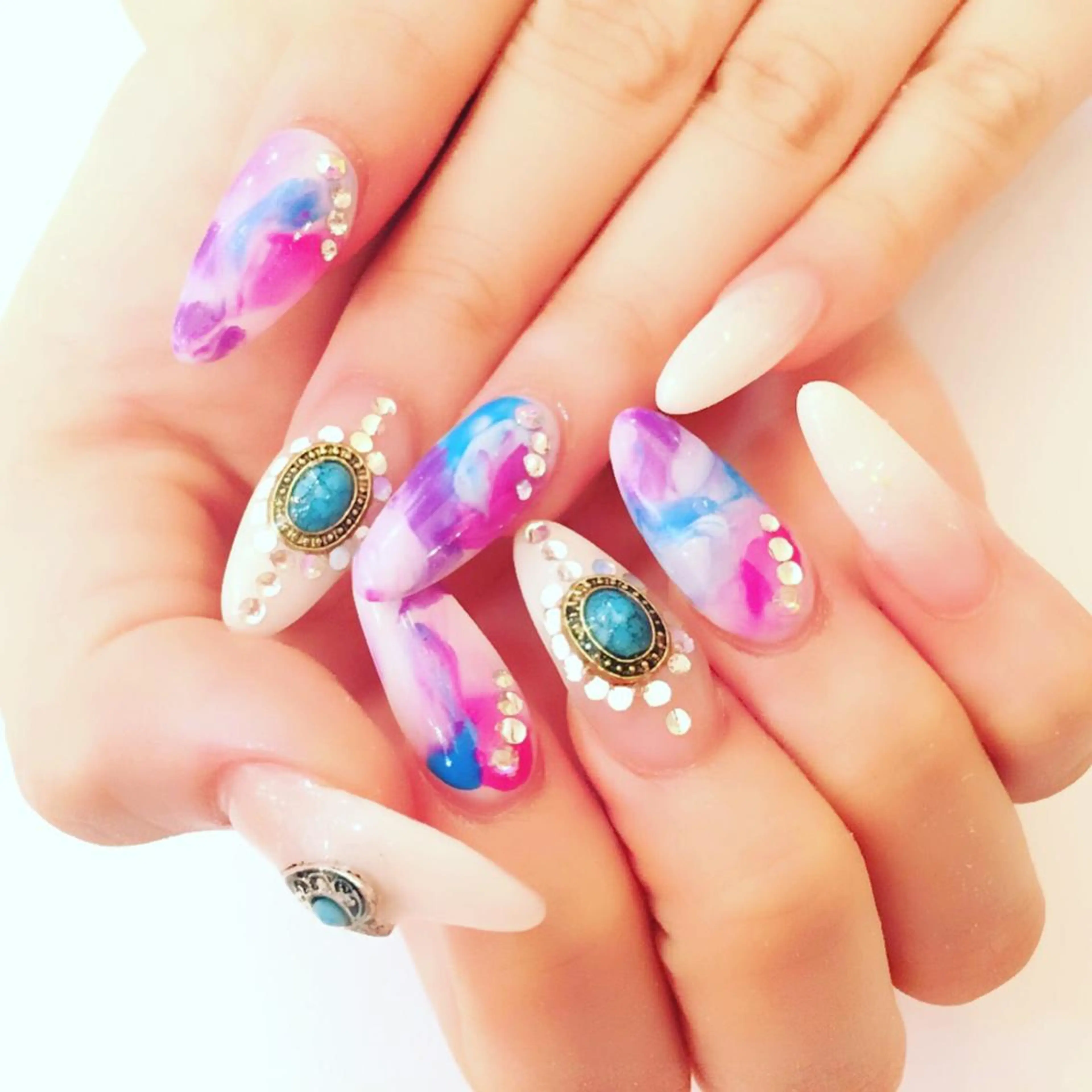 ロング カラー パーマ ヘアアレンジ メンズ キッズ ネイル マツエク・マツパ NAILSGOGO shibuyaのネイルデザイン