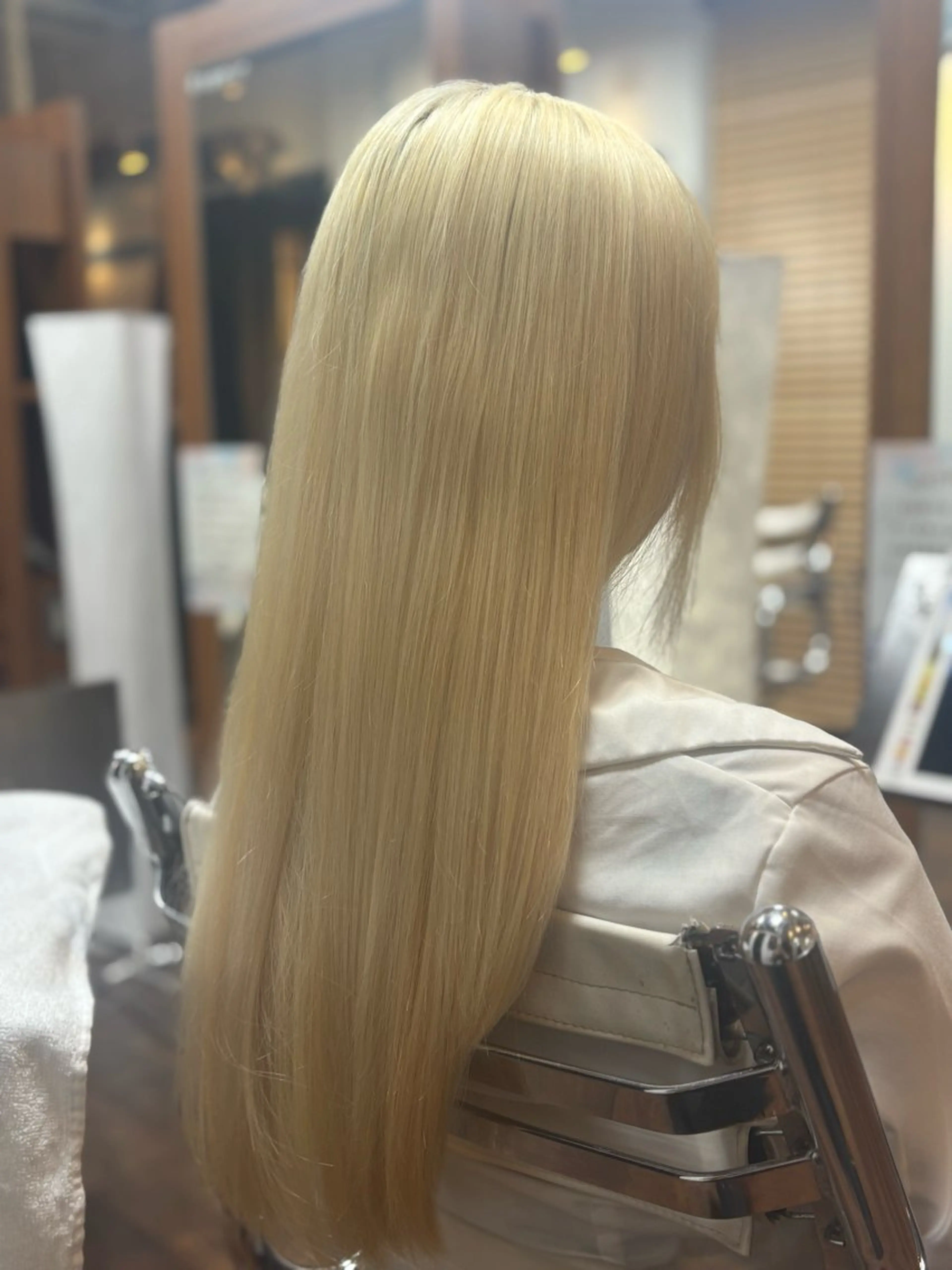 ロング カラー 抜きっぱなしブロンド ブロンド カット トリートメント 天川 満博のヘアスタイル