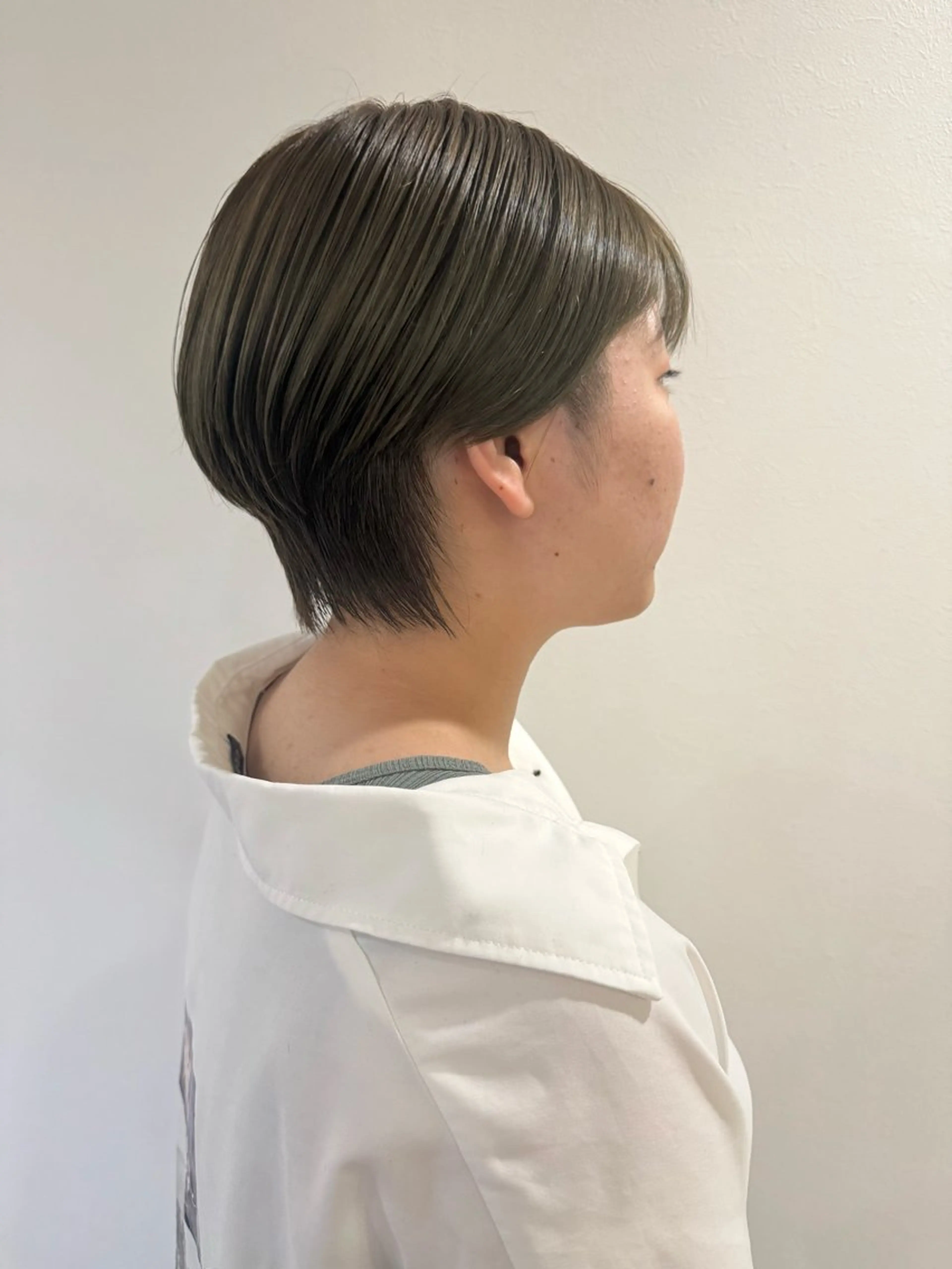 ショート カラー 陰山 友咲のヘアスタイル