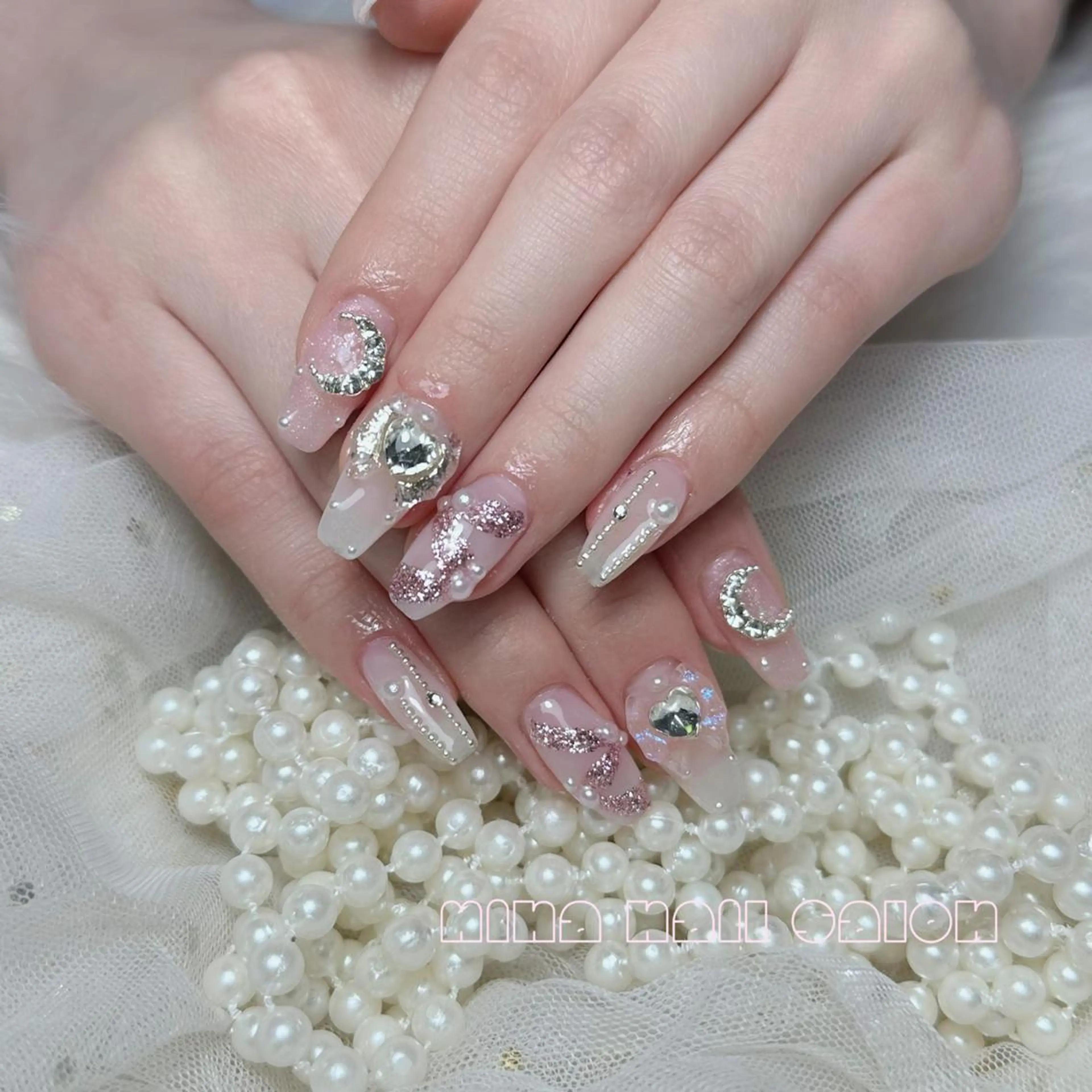 ネイル ハンドネイル 🎀まゆ 🪽🐾のネイルデザイン