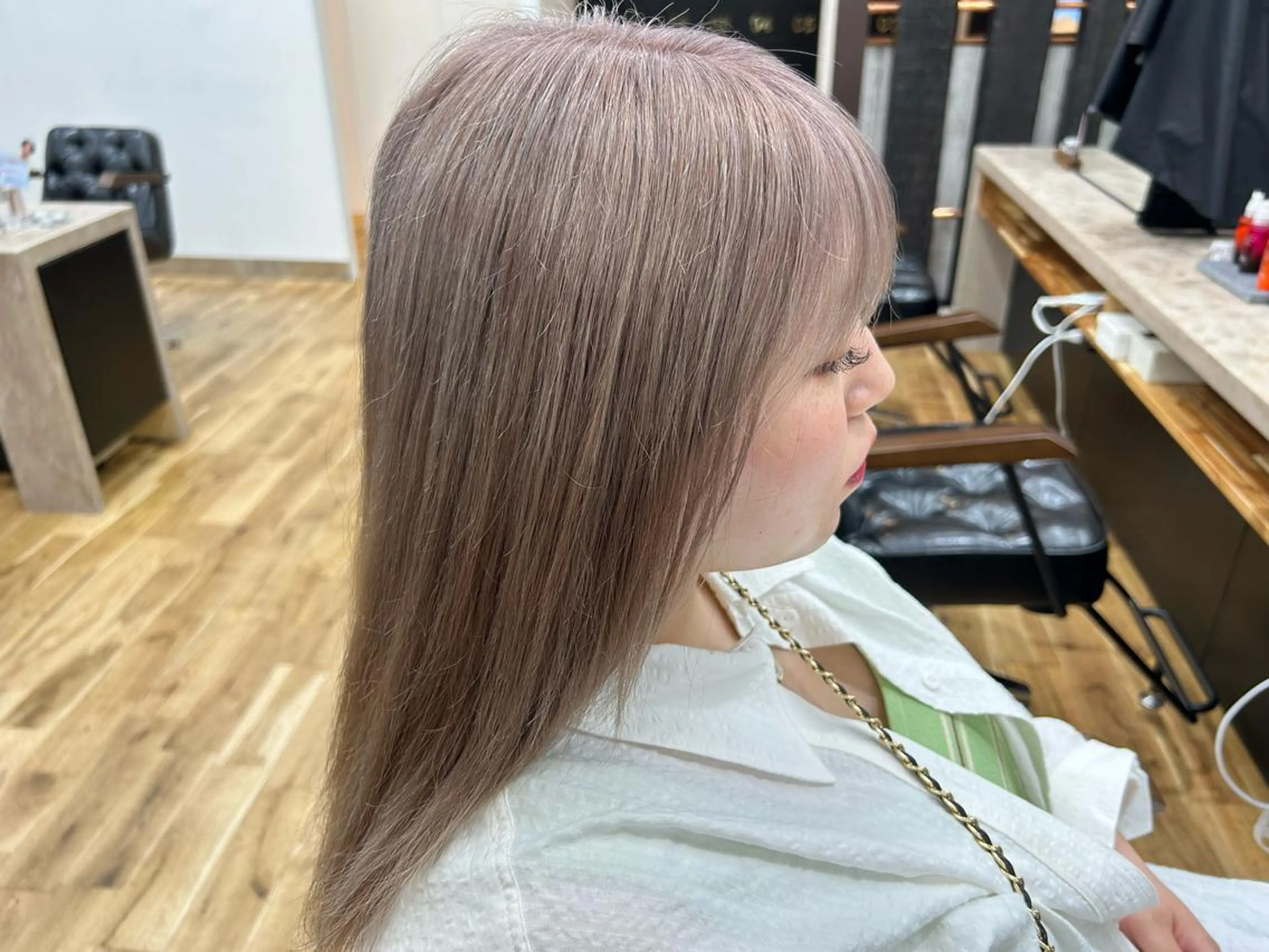 セミロング カラー ベージュカラー ミルクティーベージュ DISCOHAIR 海老名店池田真聖のヘアスタイル