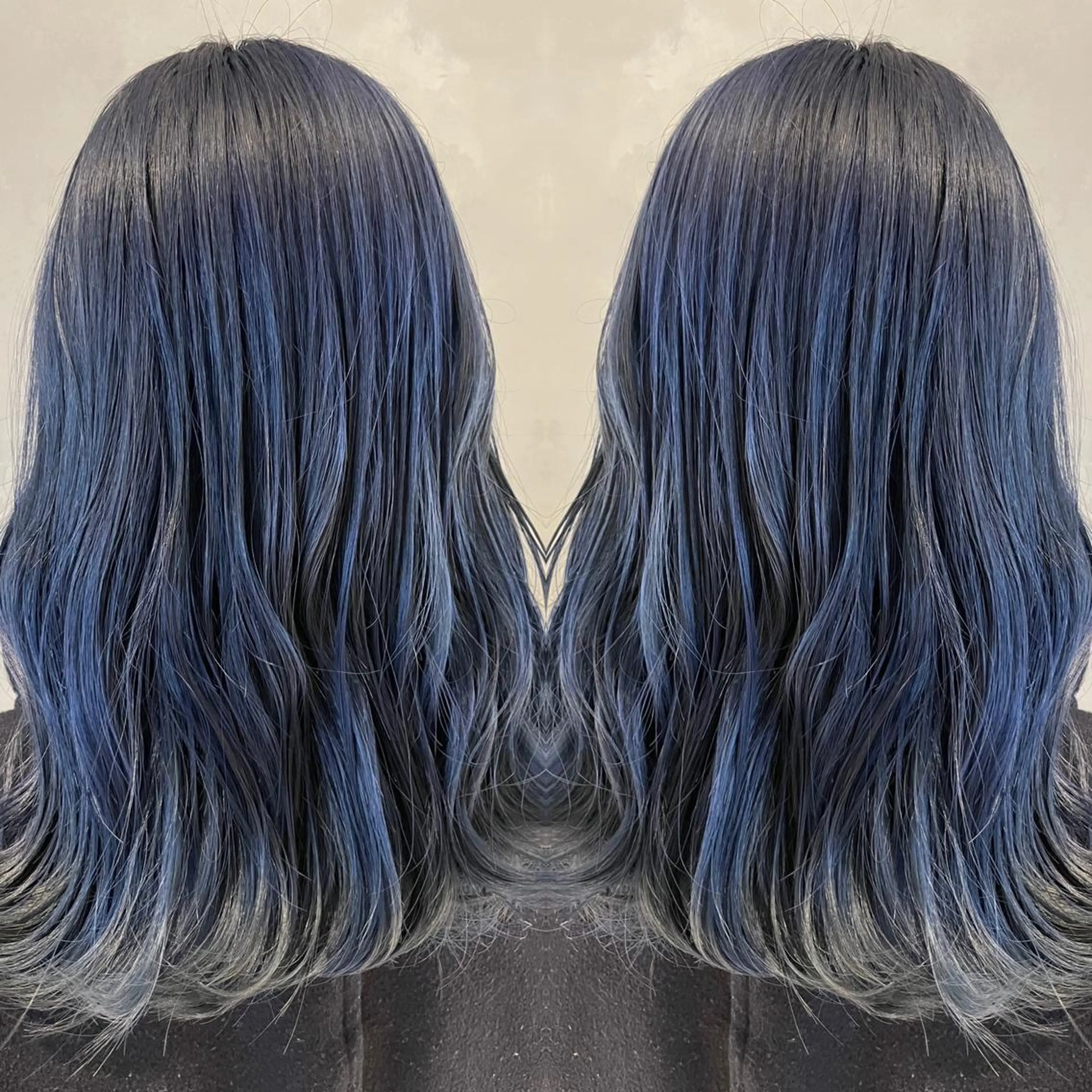 セミロング カラー ブリーチ ブルーカラー ヘアカラー トリートメント 長谷川 沙紀のヘアスタイル