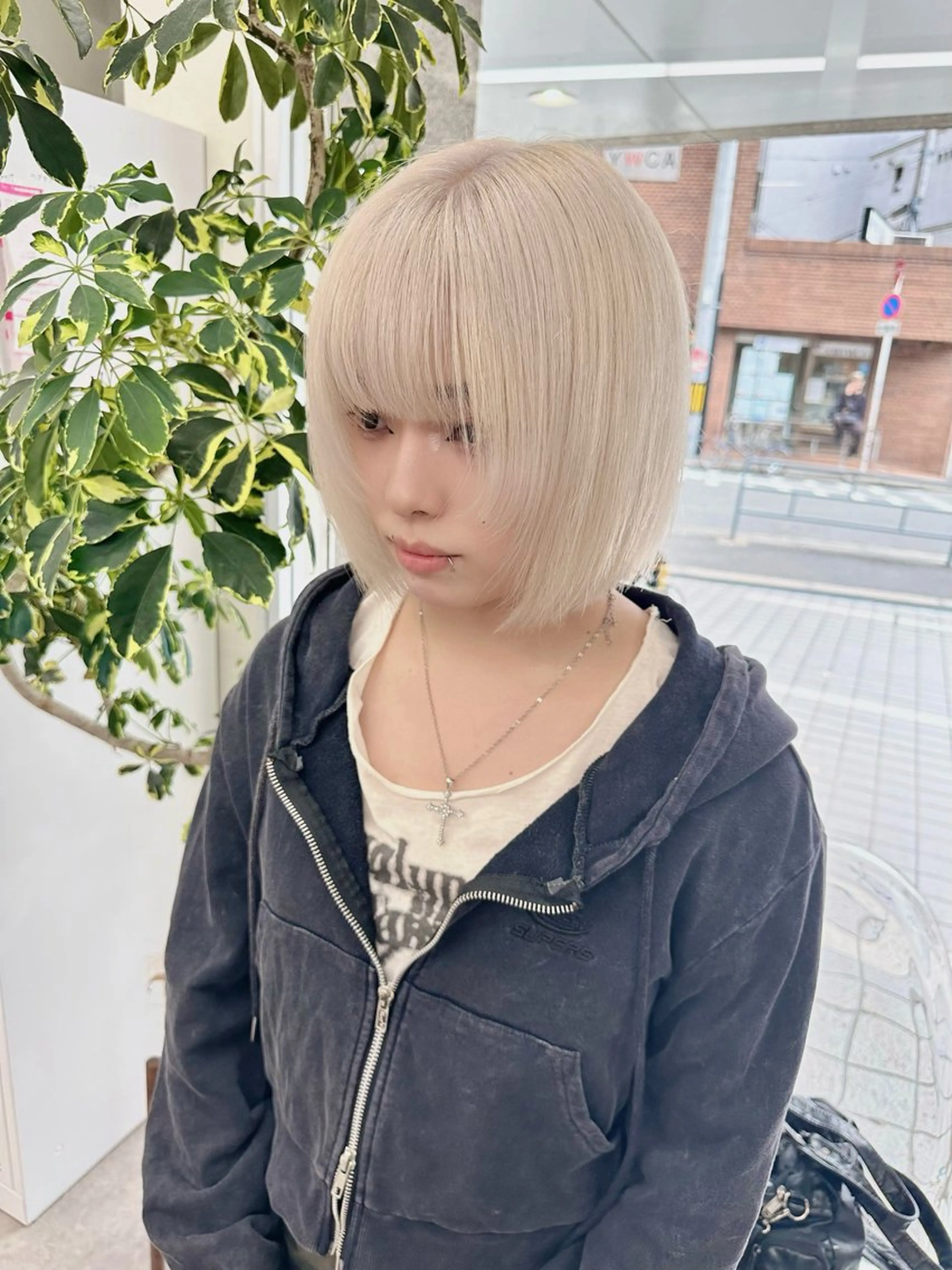 ミディアム カラー ウルフとハイトーン みっちー✂️のヘアスタイル