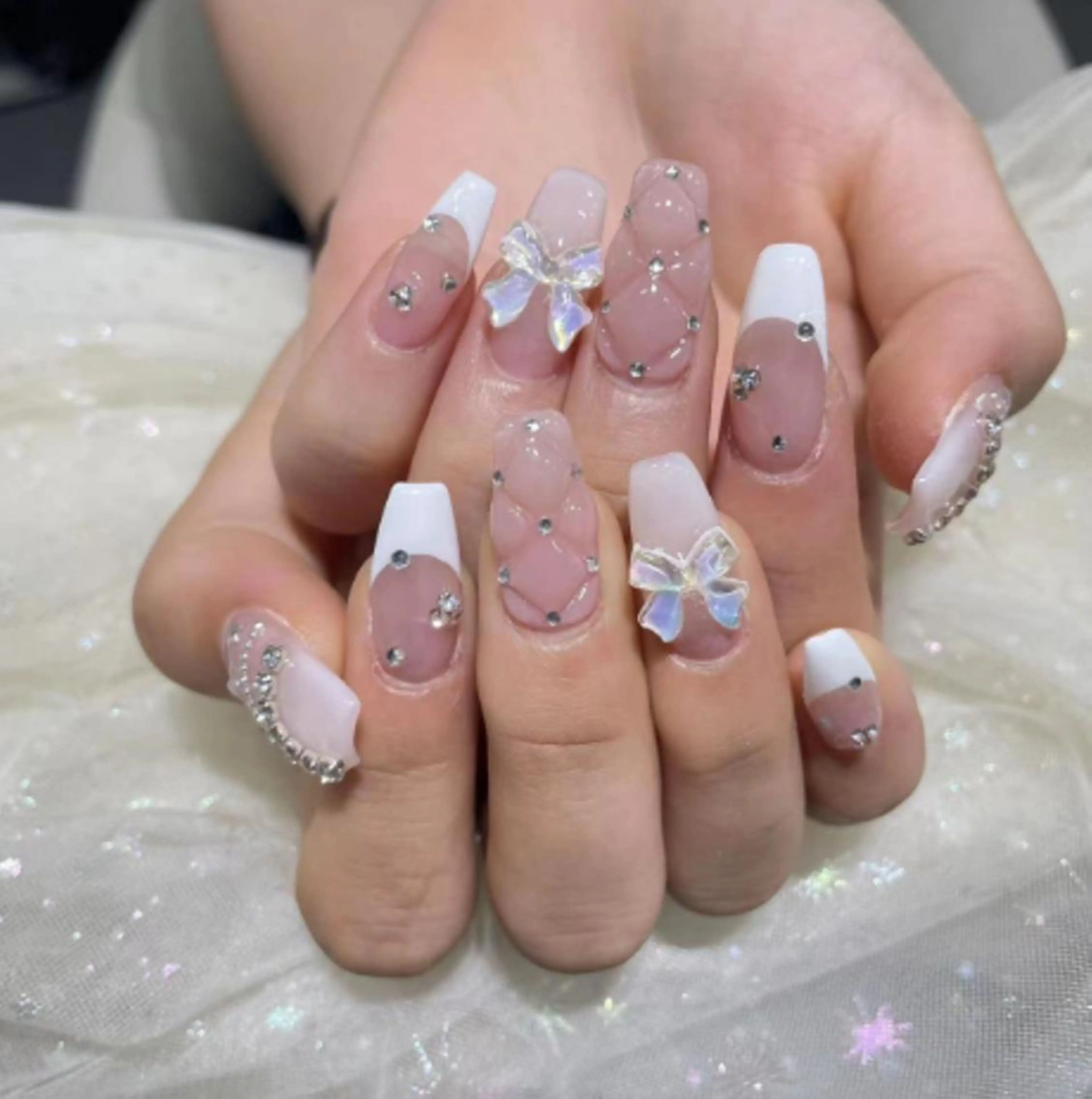 ネイル アートネイル 長さ出し ネイルチップ Queens テイのネイルデザイン