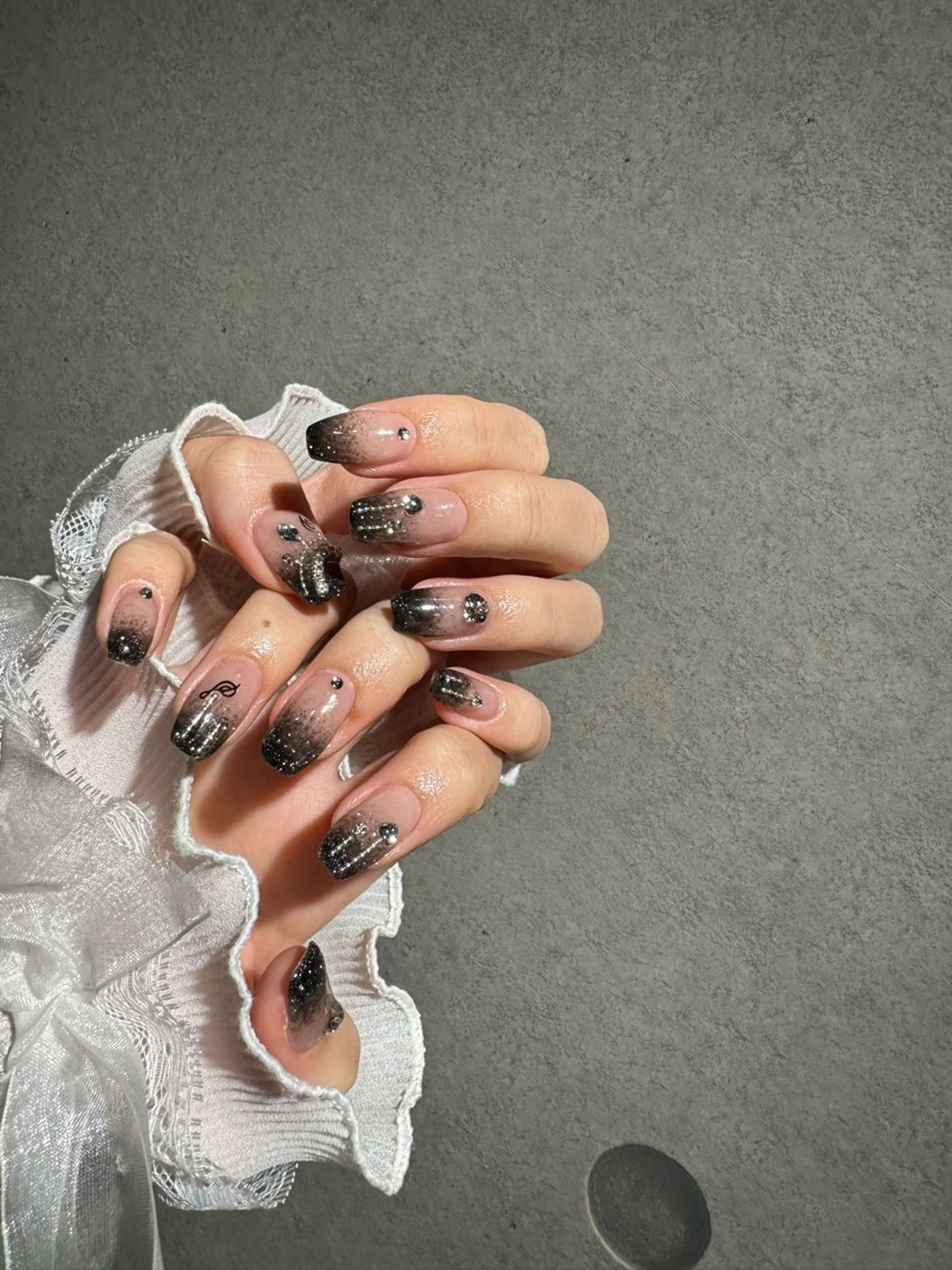 ネイル I-nailロング /ワンホン/キラキラのネイルデザイン