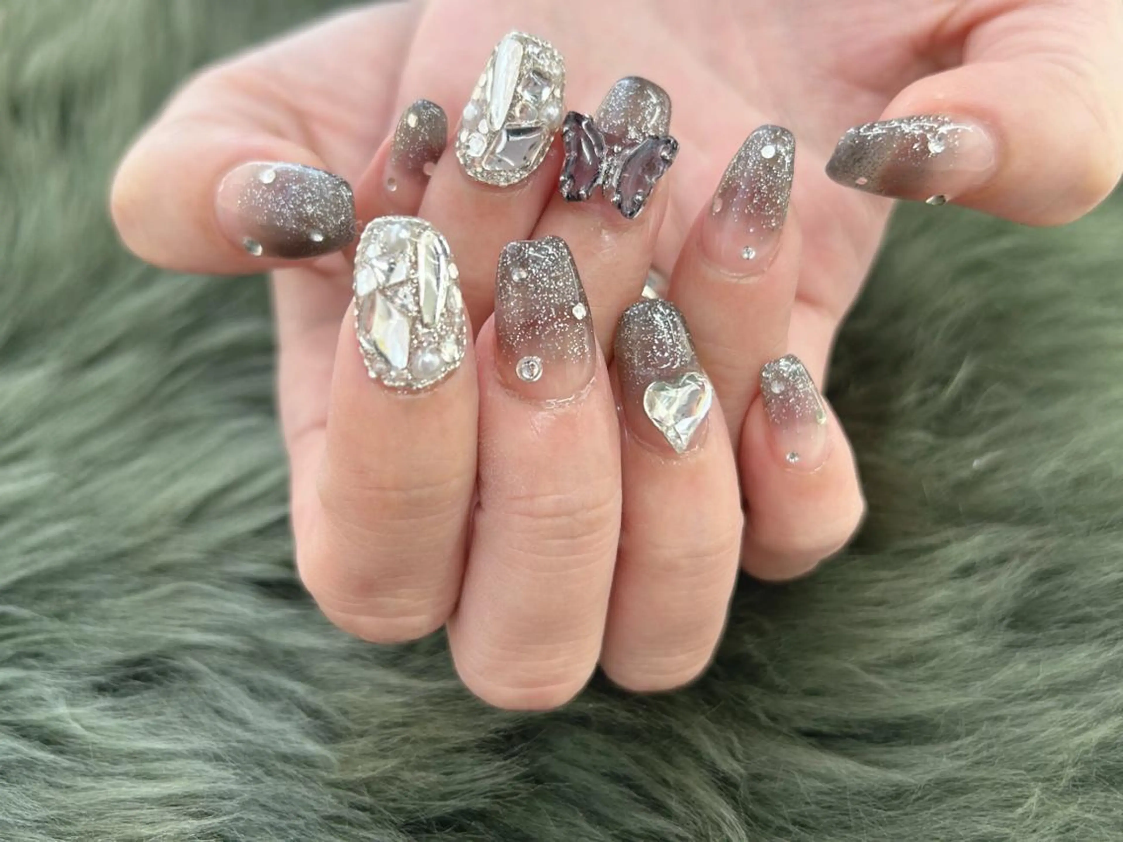 ネイル アートネイル ジェルネイル グラデーション ラメ(グリッター) ラメグラデーション ハンドネイル Nail Salon agré所属・agré ネイルサロン アグレのネイルデザイン