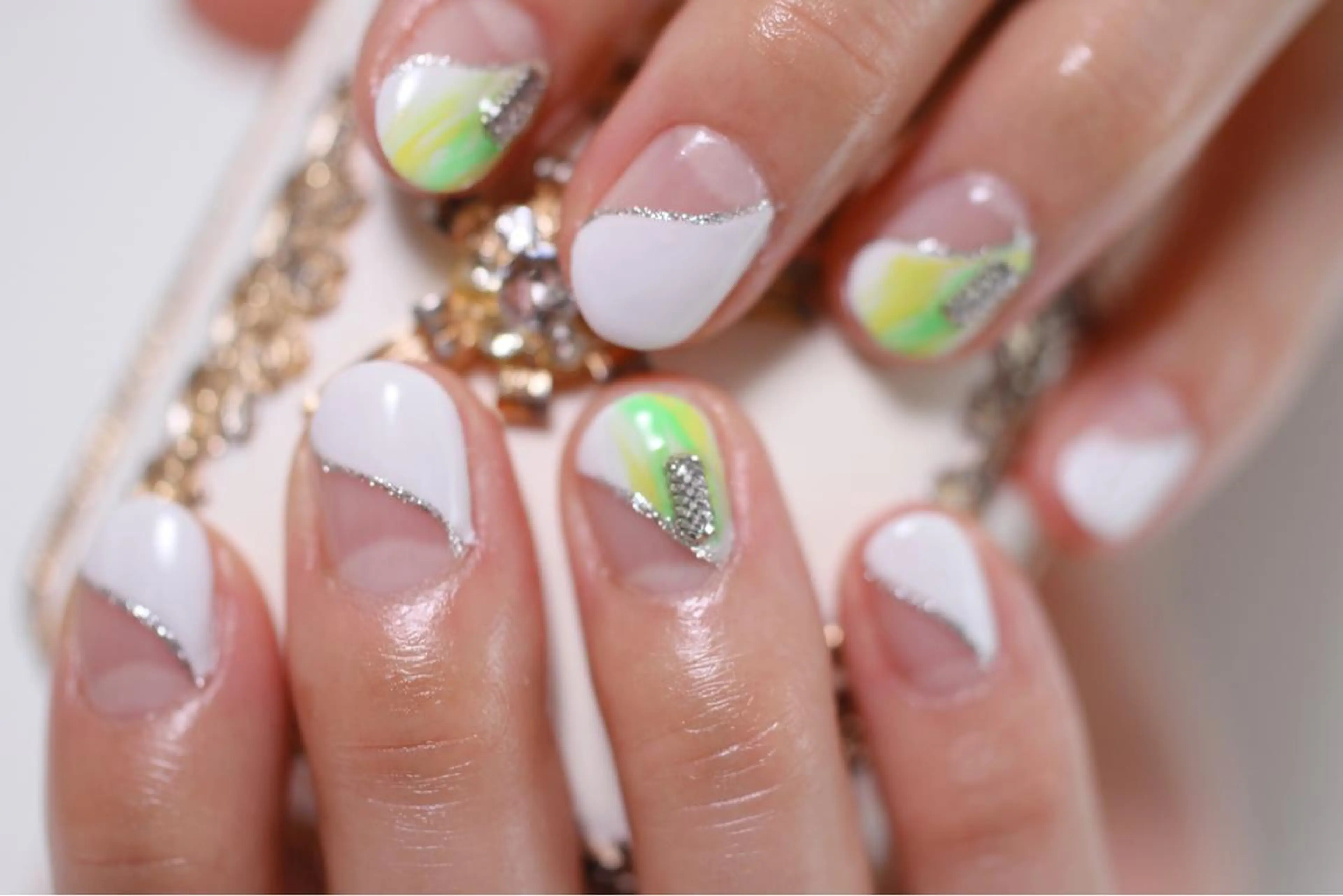 ネイル フレンチネイル ジェルネイル 大理石ネイル(マーブル) ママリンド　志村坂上店所属・しみ えんのネイルデザイン