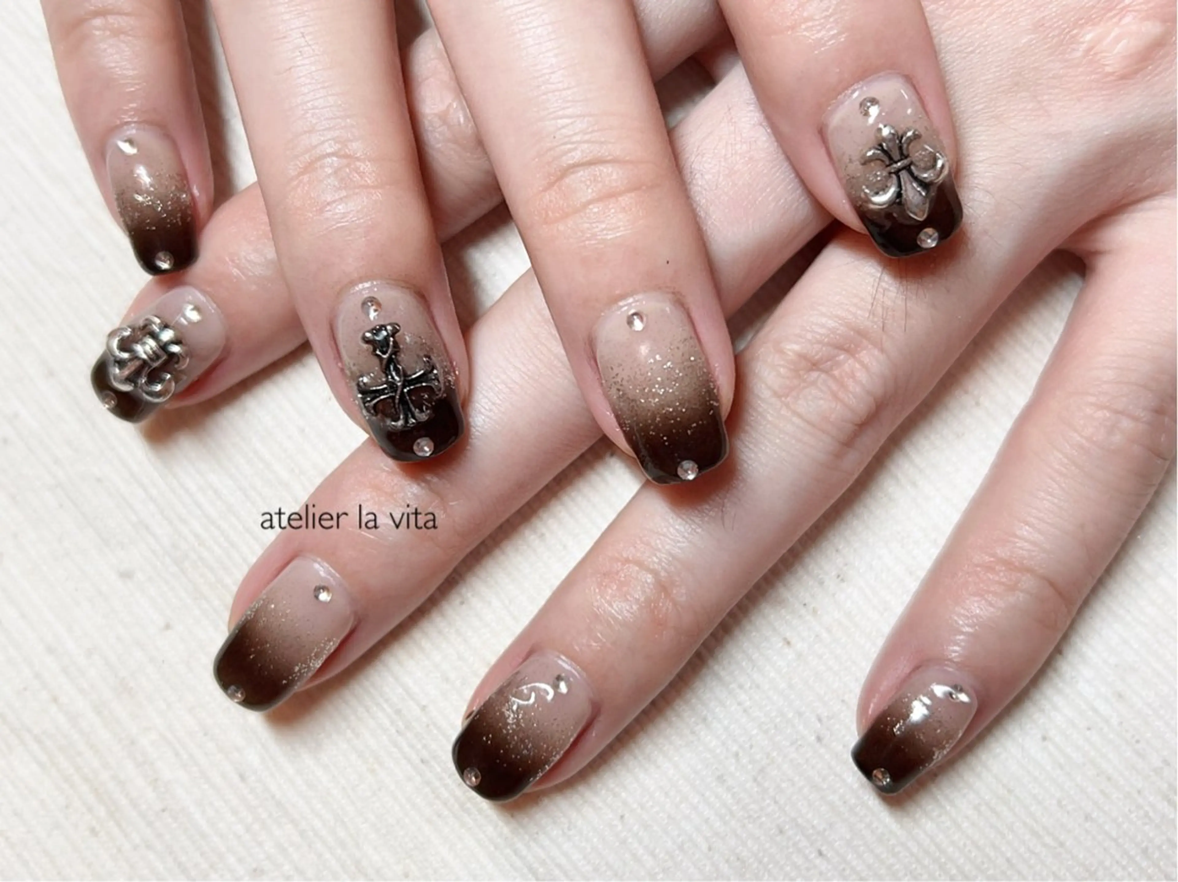 ネイル ジェルネイル ハート 氷ネイル・うるうるネイル マグネットネイル メンズネイル atelier la vita所属・lavita. mimuraのネイルデザイン