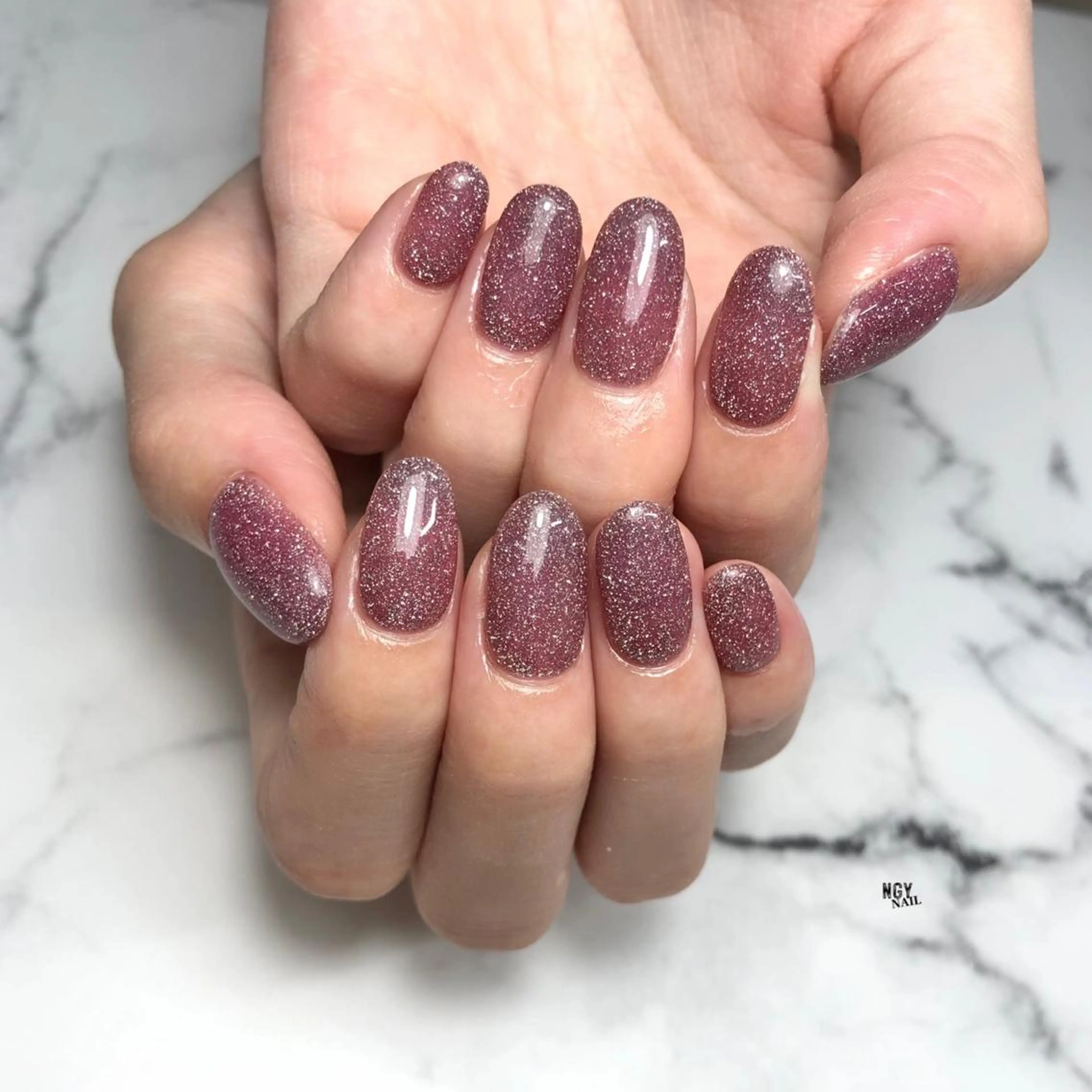 ネイル ボルドー フラッシュネイル ジェルネイル キラキラネイル 韓国ネイル ハンドネイル NAIL NOWのネイルデザイン