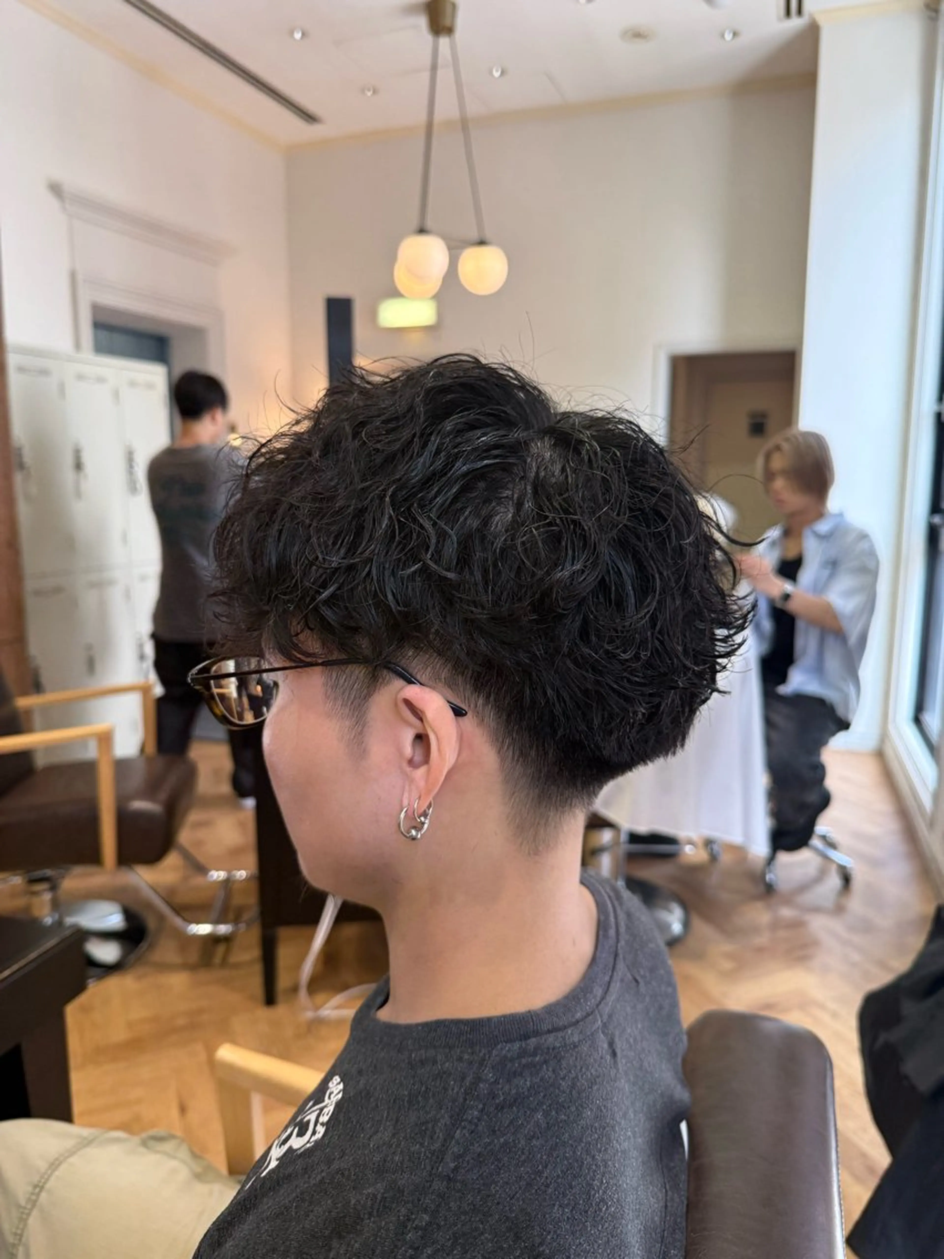 ショート パーマ メンズ 溝口 槙里也のヘアスタイル