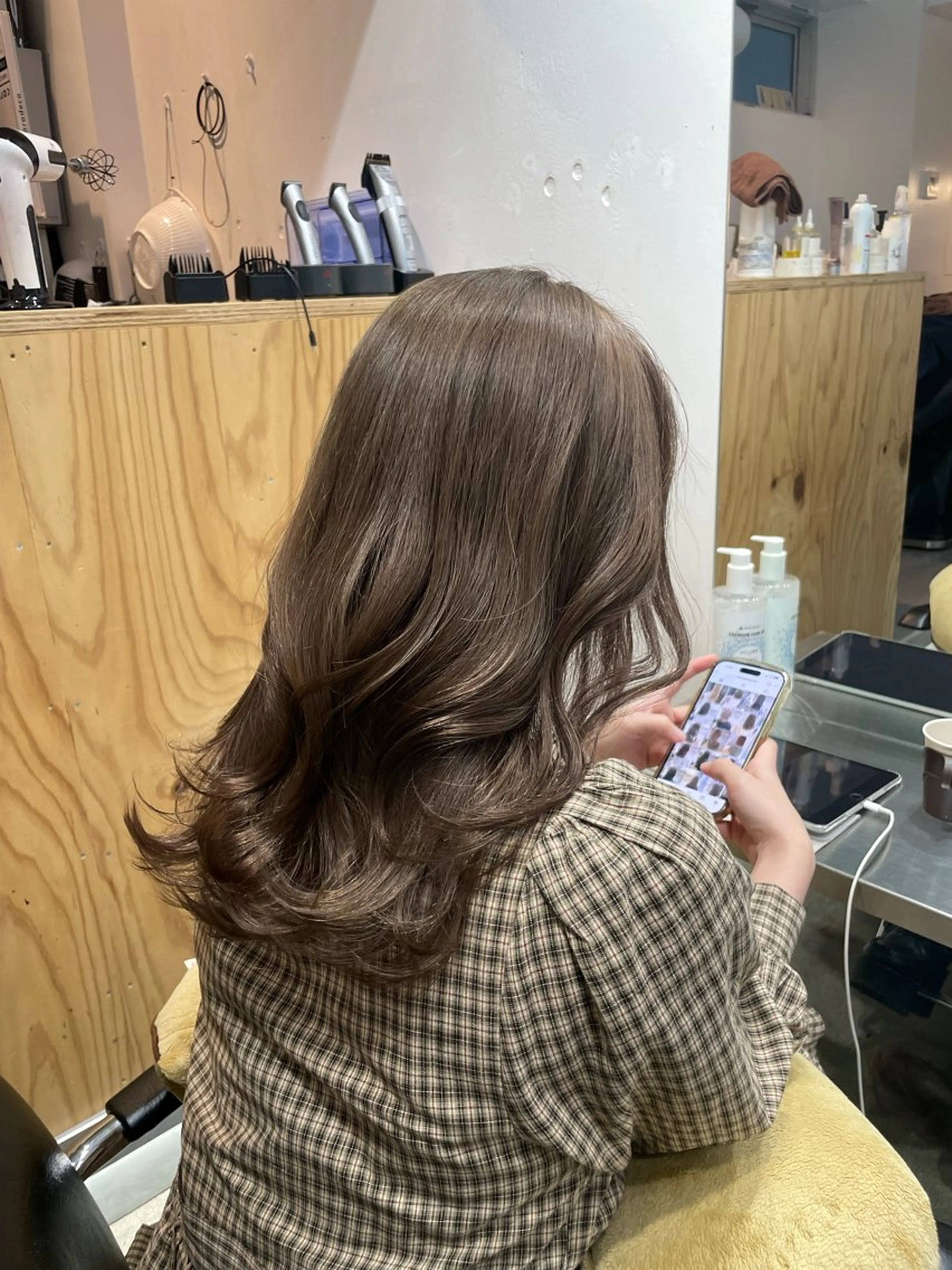 セミロング カラー ブリーチ ココアグレージュ グレージュ イルミナカラー くびれヘア ヘアカラー 🪞♡韓国風スタイル MISATO🪞♡のヘアスタイル