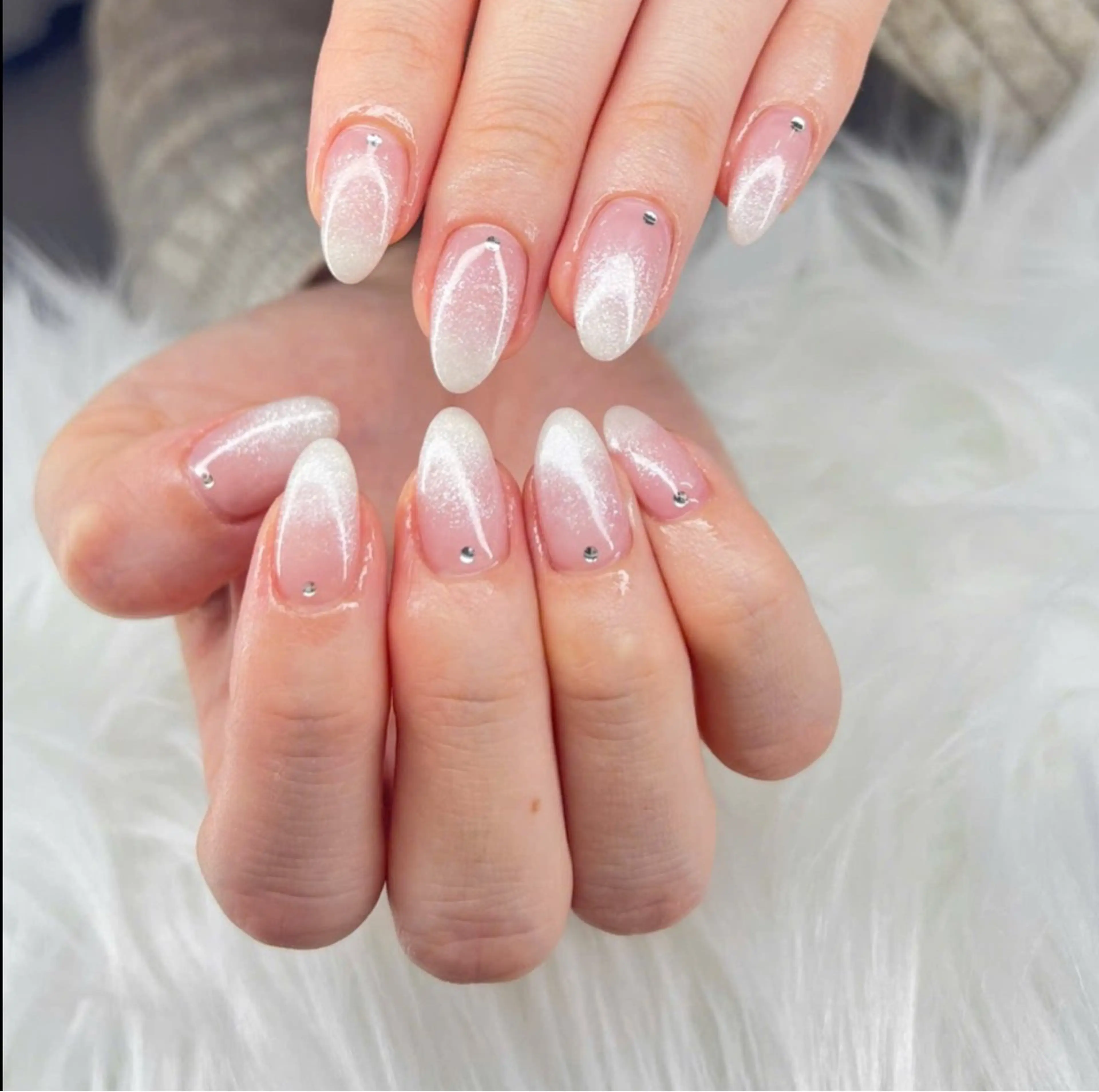ネイル フレンチネイル キラキラネイル マグネットネイル ミラーネイル ニュアンスネイル ハンドネイル Tira Nailのネイルデザイン