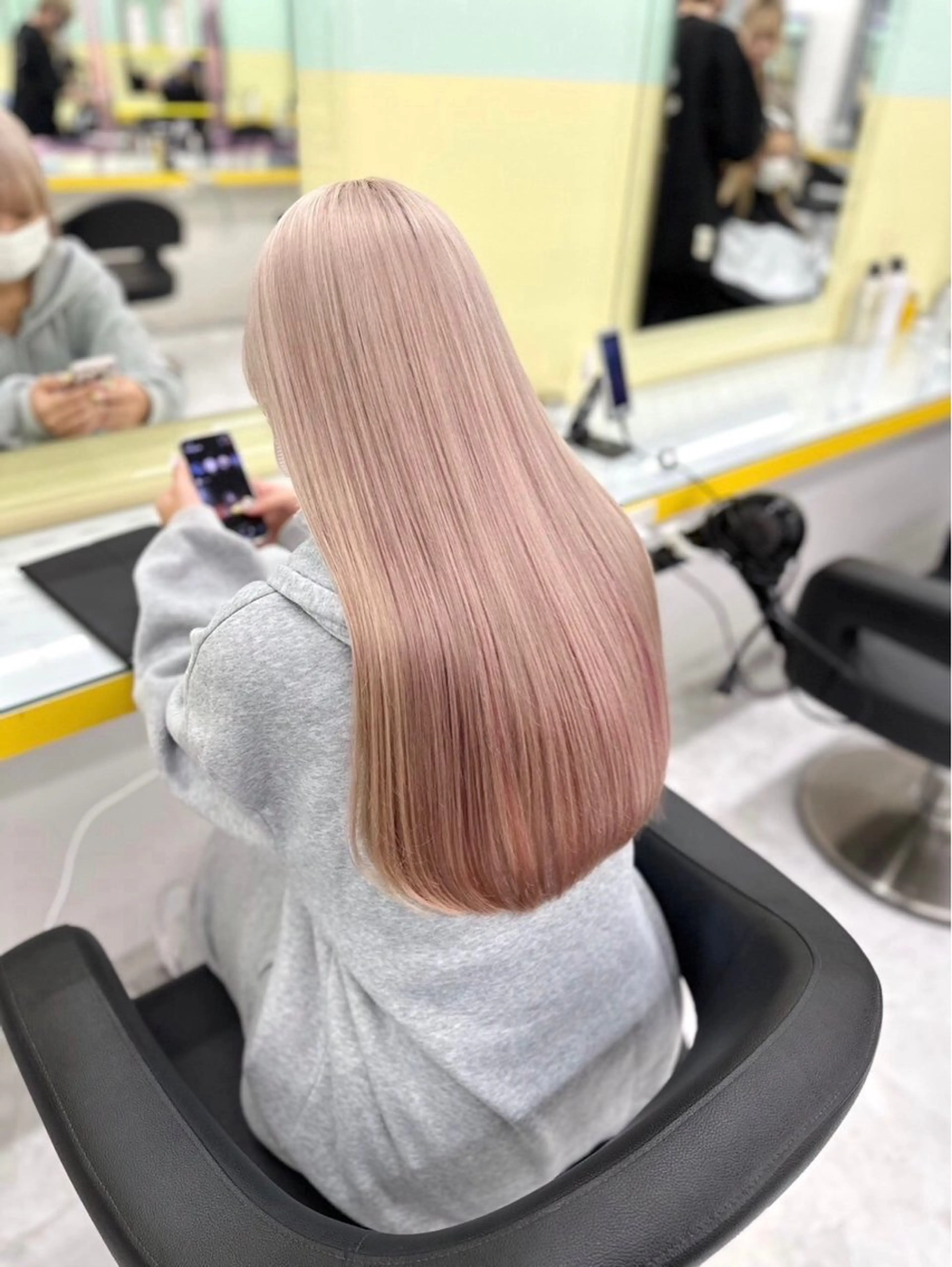 ロング カラー ヘアアレンジ 赤み消しブラウン プロ🐿けんご🐿のヘアスタイル