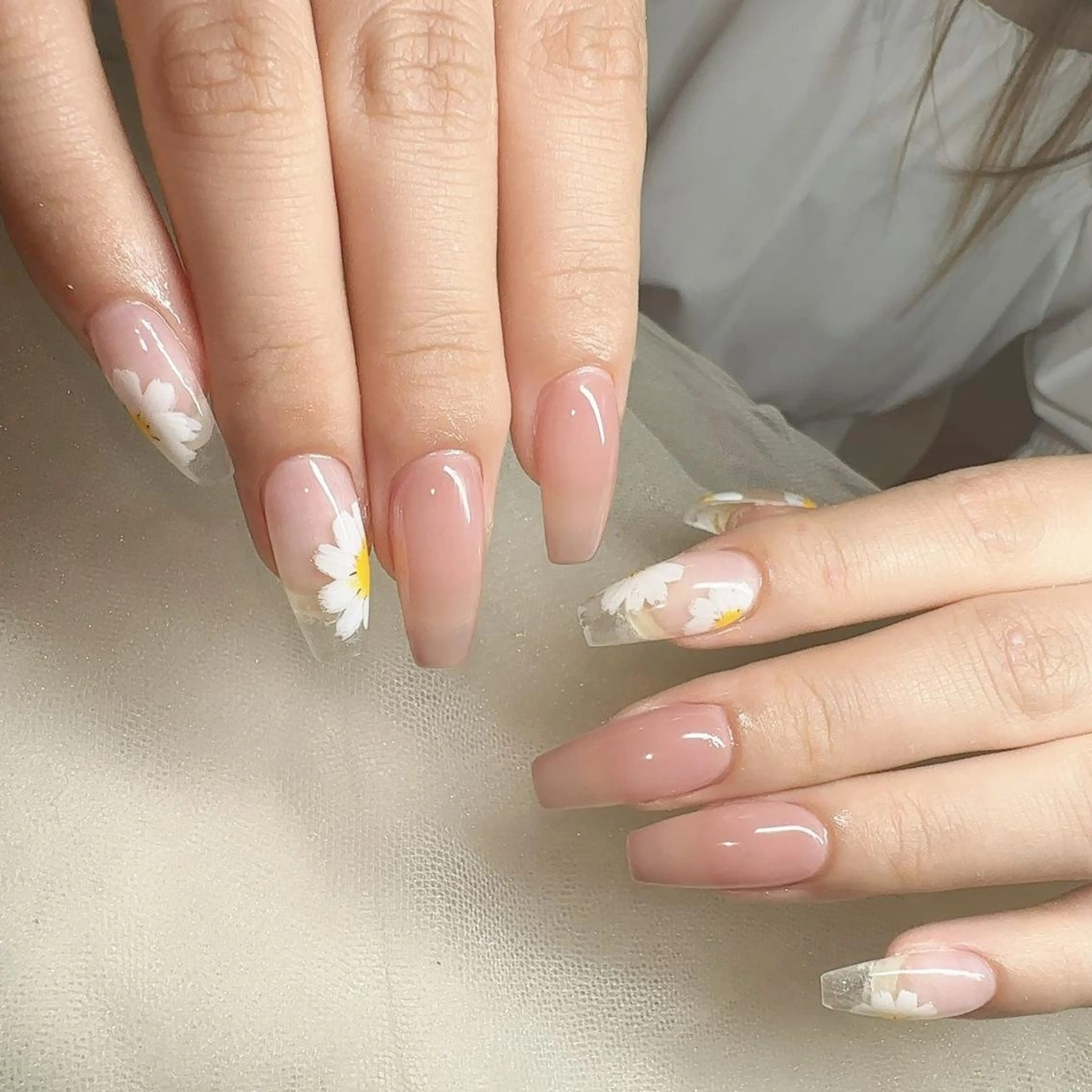 ネイル 長さ出し ネイルチップ Queens みなみのネイルデザイン