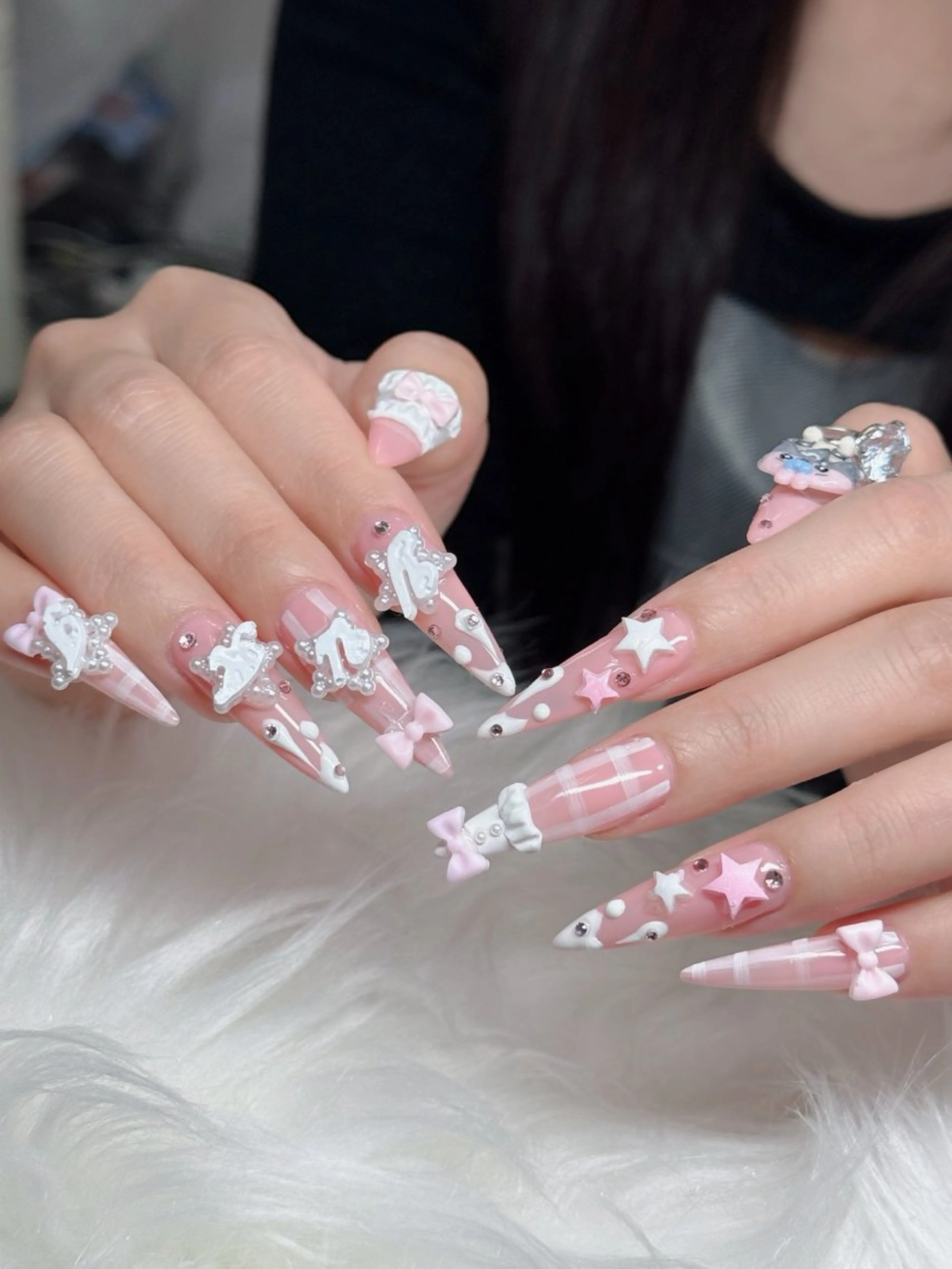 ネイル ジェルネイル 韓国ネイル マグネットネイル ネイルチップ 冬ネイル Lenie Nail Salonのネイルデザイン