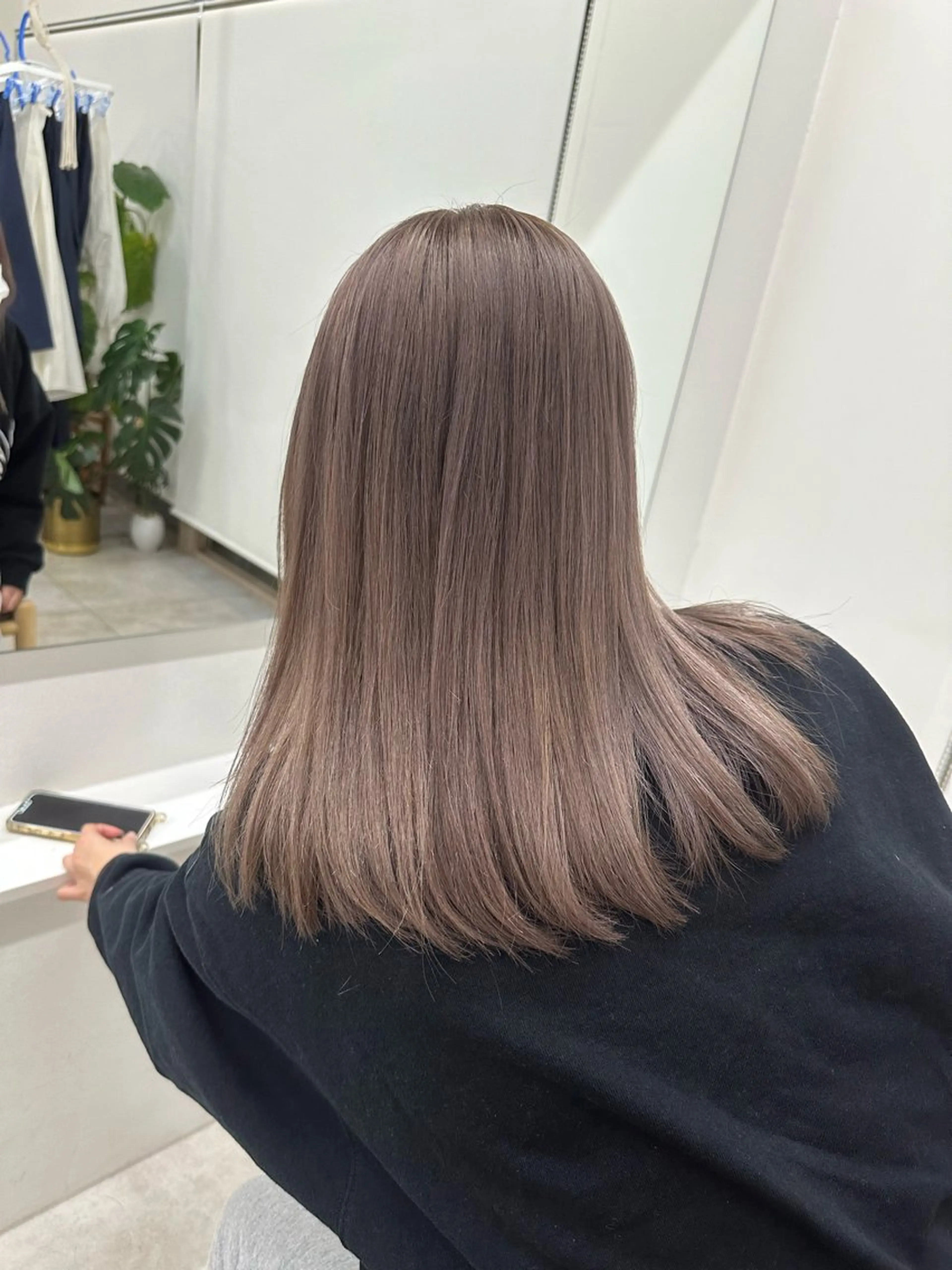 セミロング 林 莉央のヘアスタイル