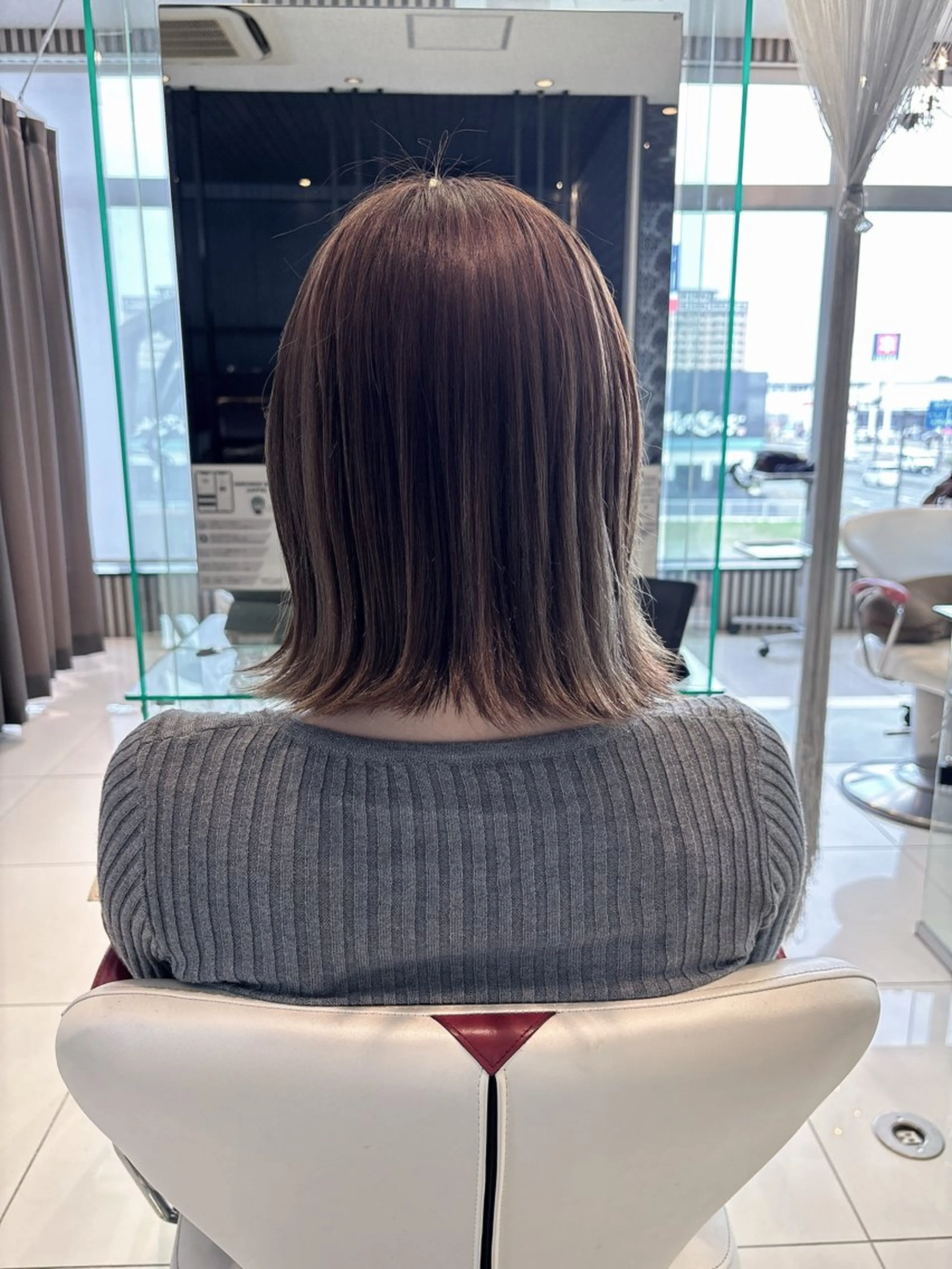 カラー デザインカラー 駒ケ嶺 梓のヘアスタイル