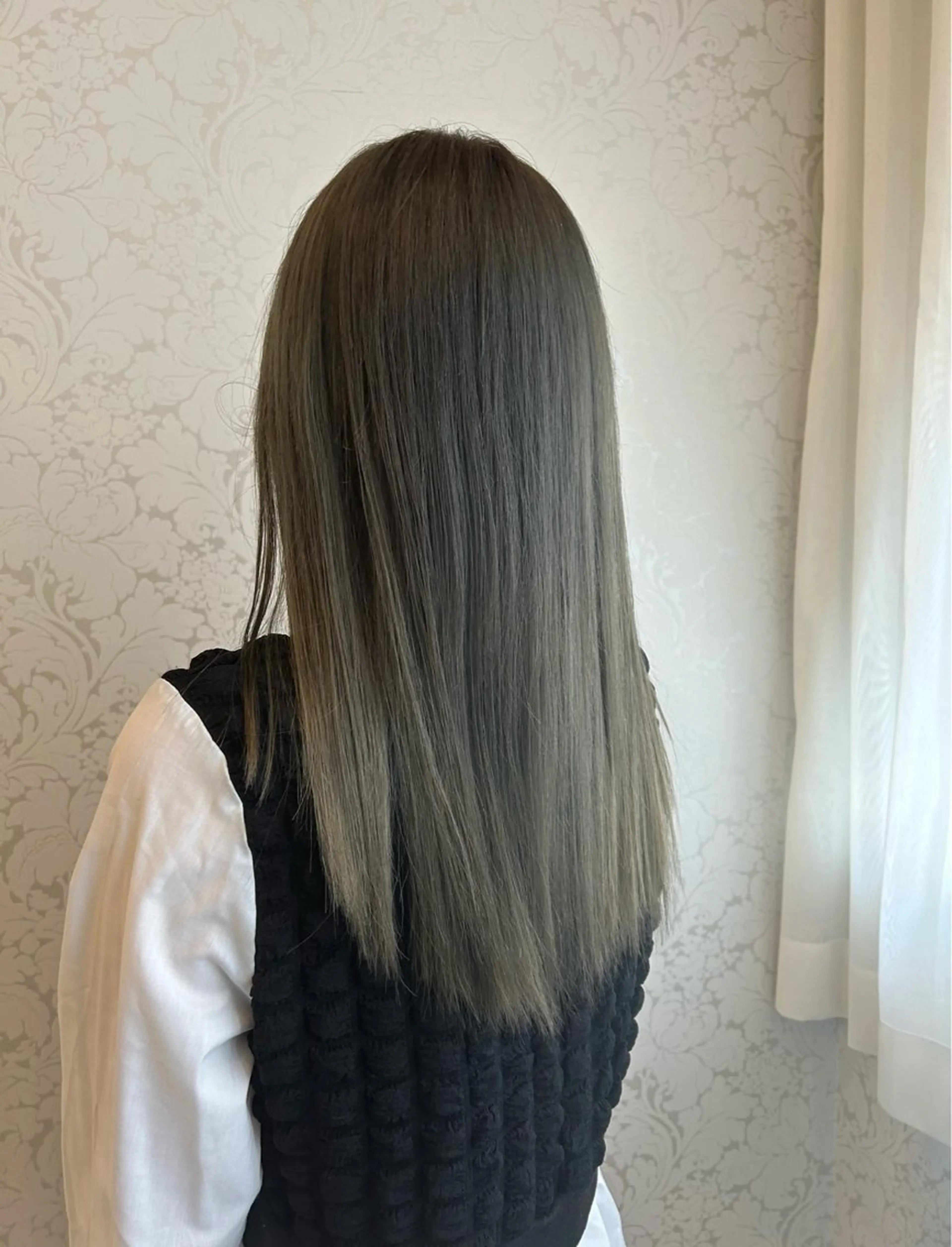 ロング カラー グレージュ Hair Design Angelo ヘアーデザインアンジェロ】所属・赤川 えみのヘアスタイル