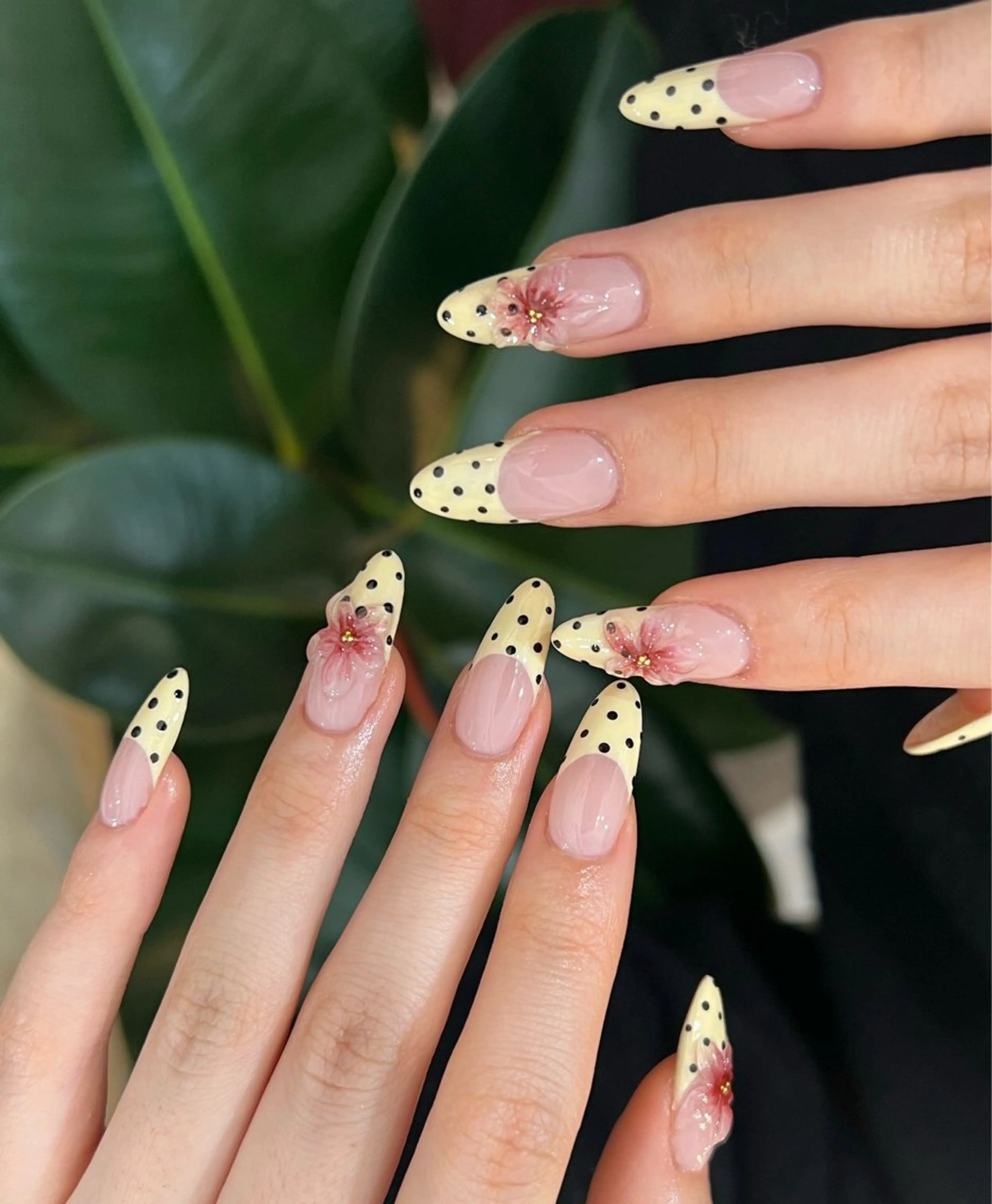 ネイル 長さ出し フレンチネイル 韓国ネイル レース マグネットネイル ハンドネイル 波 なみのネイルデザイン