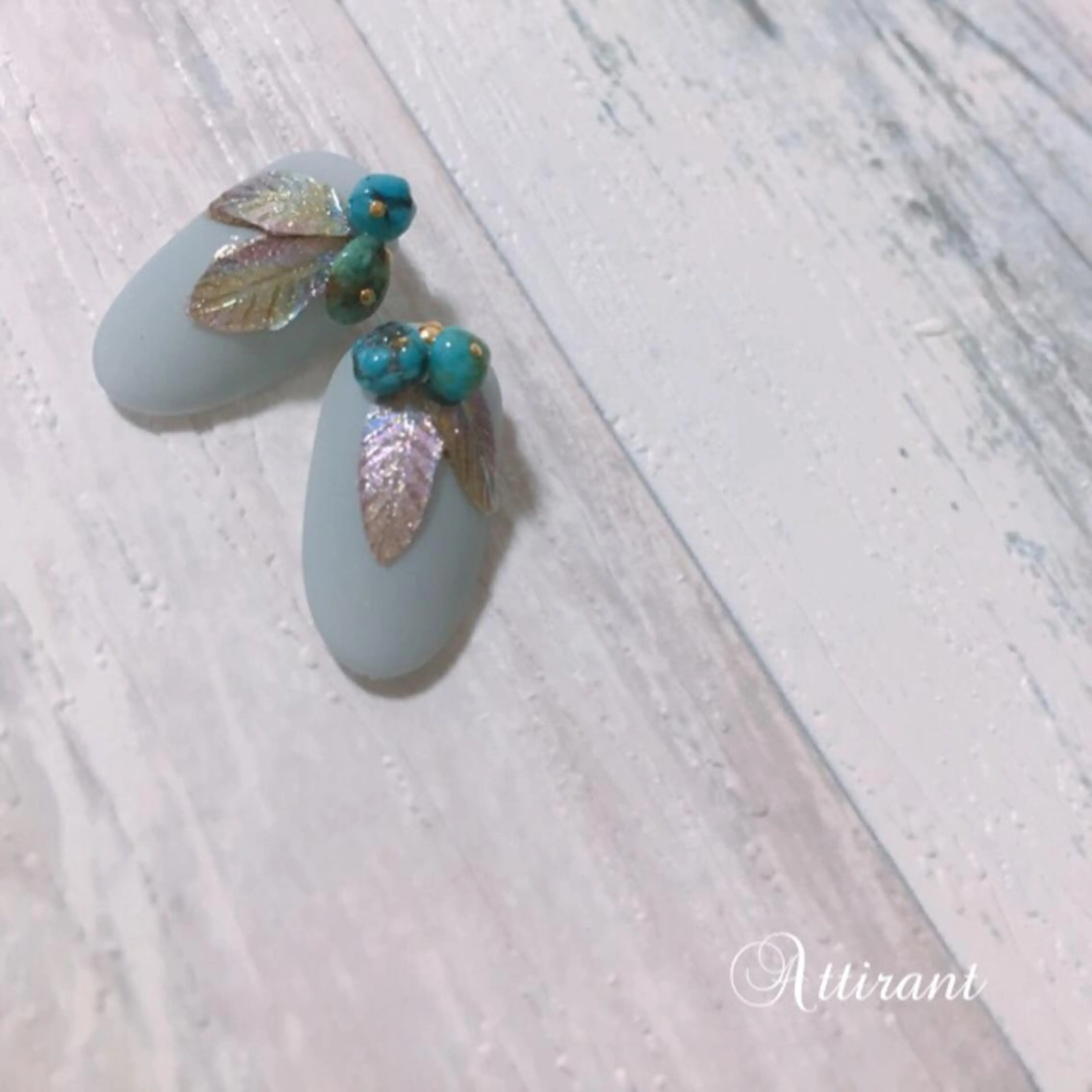 ネイル オーロラネイル ラメ(グリッター) ネイルサロン アティロン所属・ネイルサロン アティロンのネイルデザイン