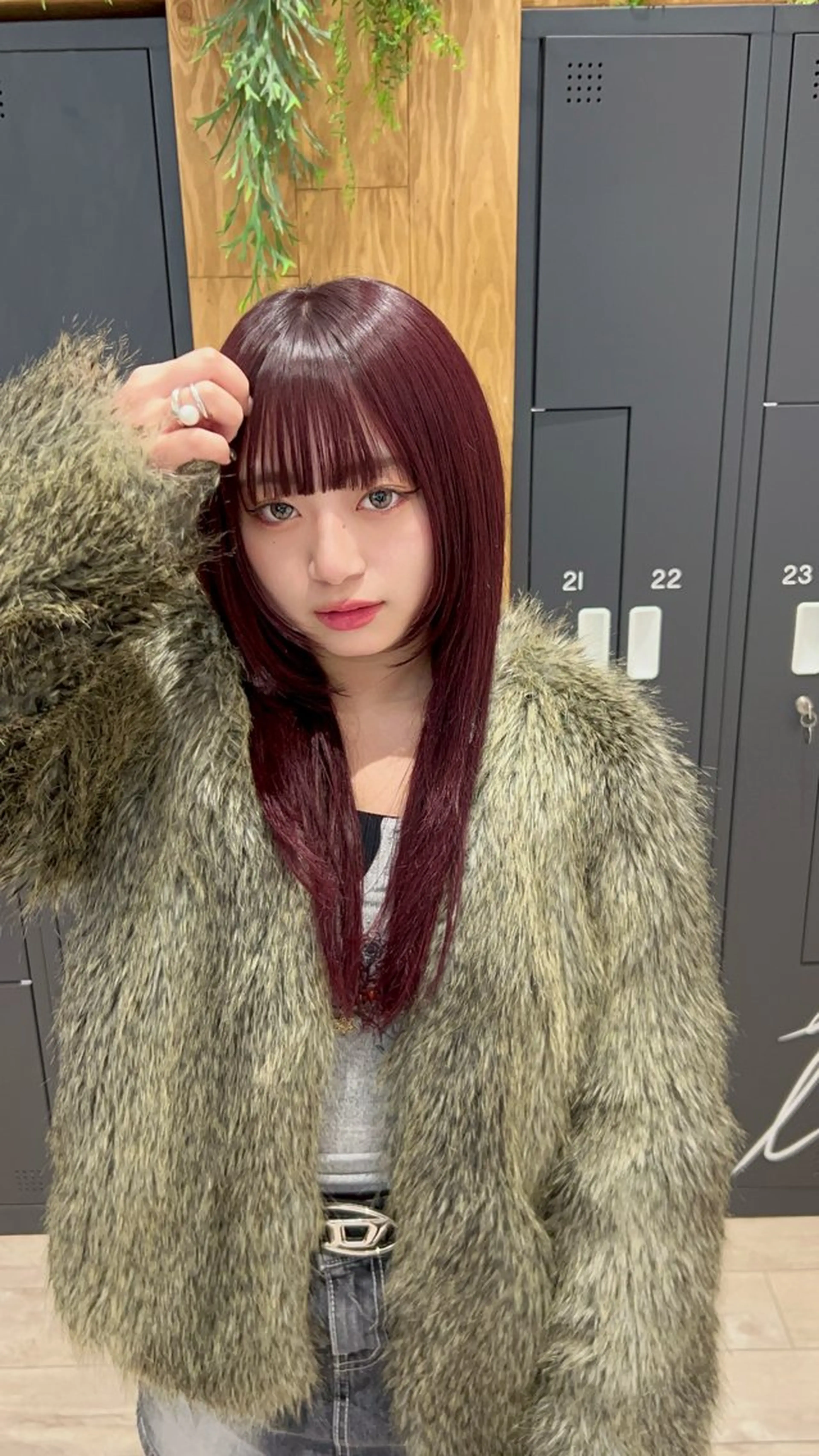 セミロング i.osaka所属・たつ/レイヤーカット 顔周り/髪質改善のヘアスタイル