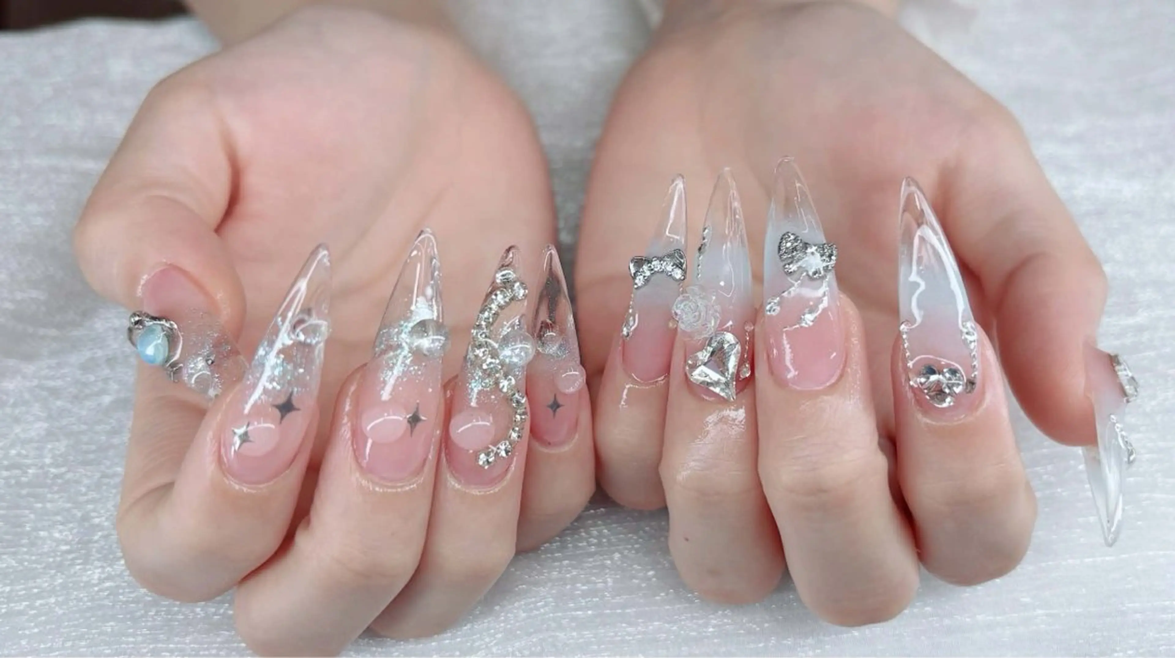 ネイル キラキラネイル ストーンネイル Kaori Nailのネイルデザイン