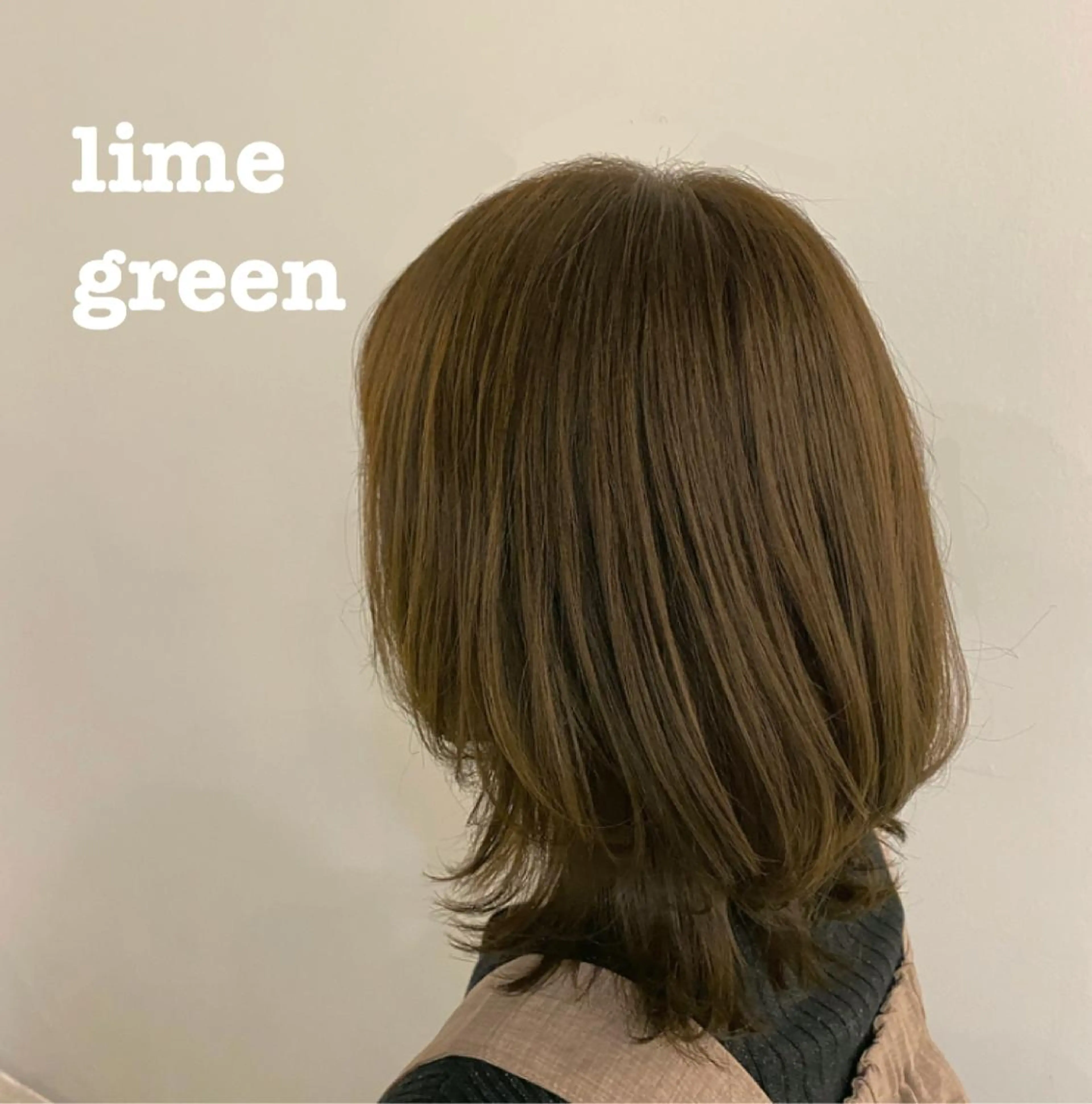 ミディアム カラー サイトウ アカネのヘアスタイル