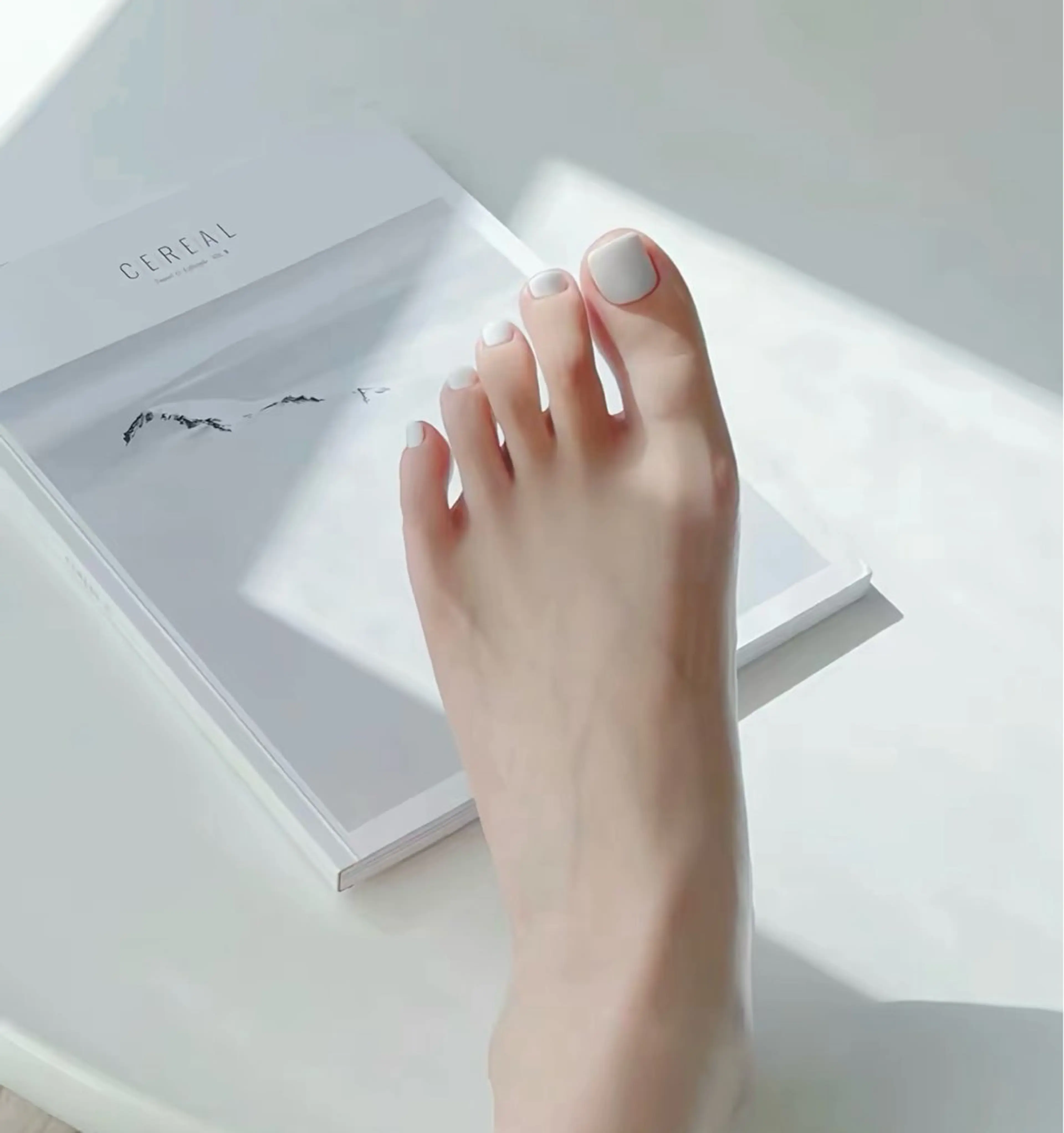 【フットネイル】ケア込み＊艶ワンカラーの写真