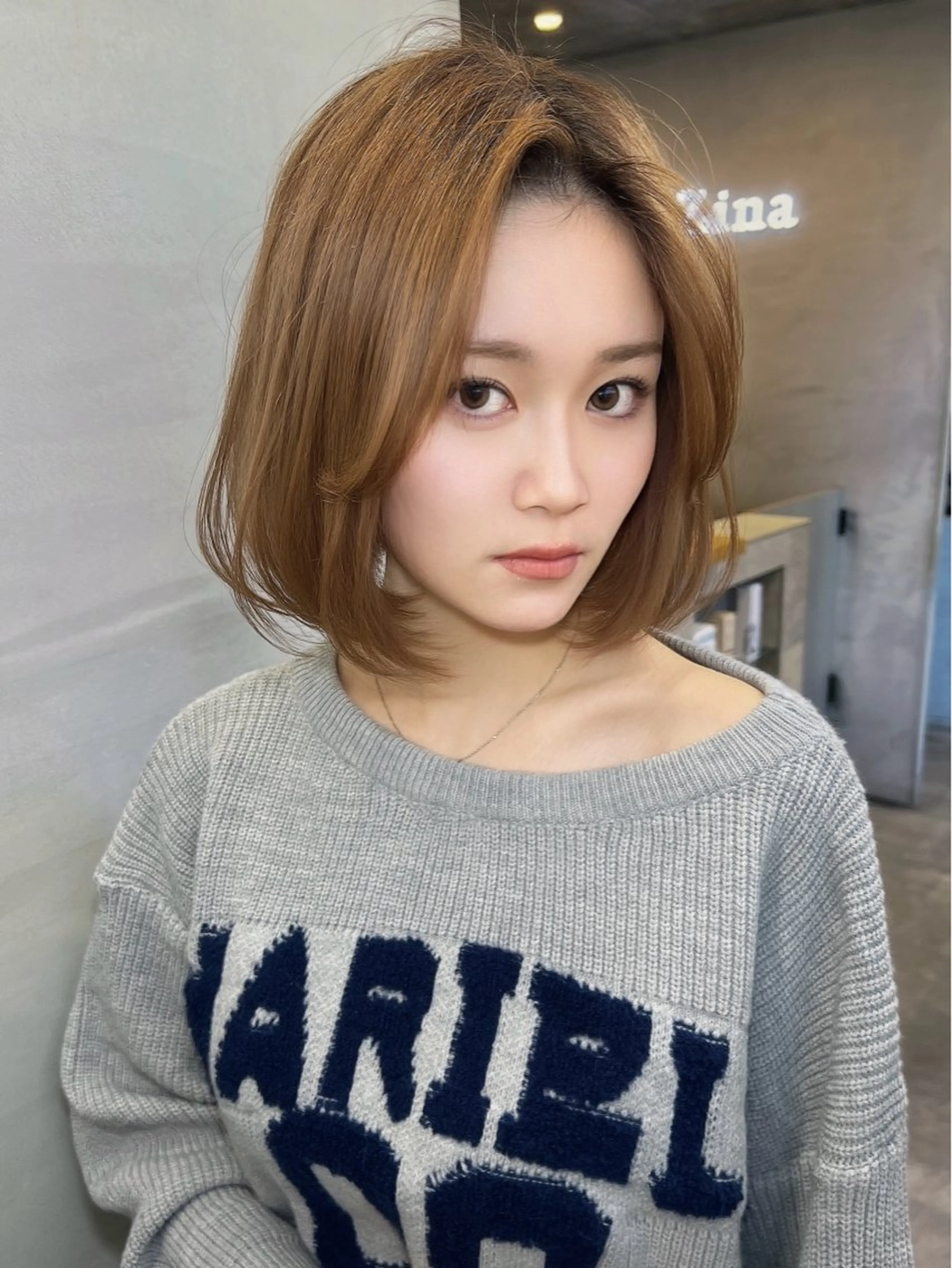 ミディアム カラー ボブレイヤー ベージュカラー ボブ レイヤーカット カット ヘアカラー トリートメント 艶髪/艶カラー/韓国 髪質改善/縮毛矯正のヘアスタイル