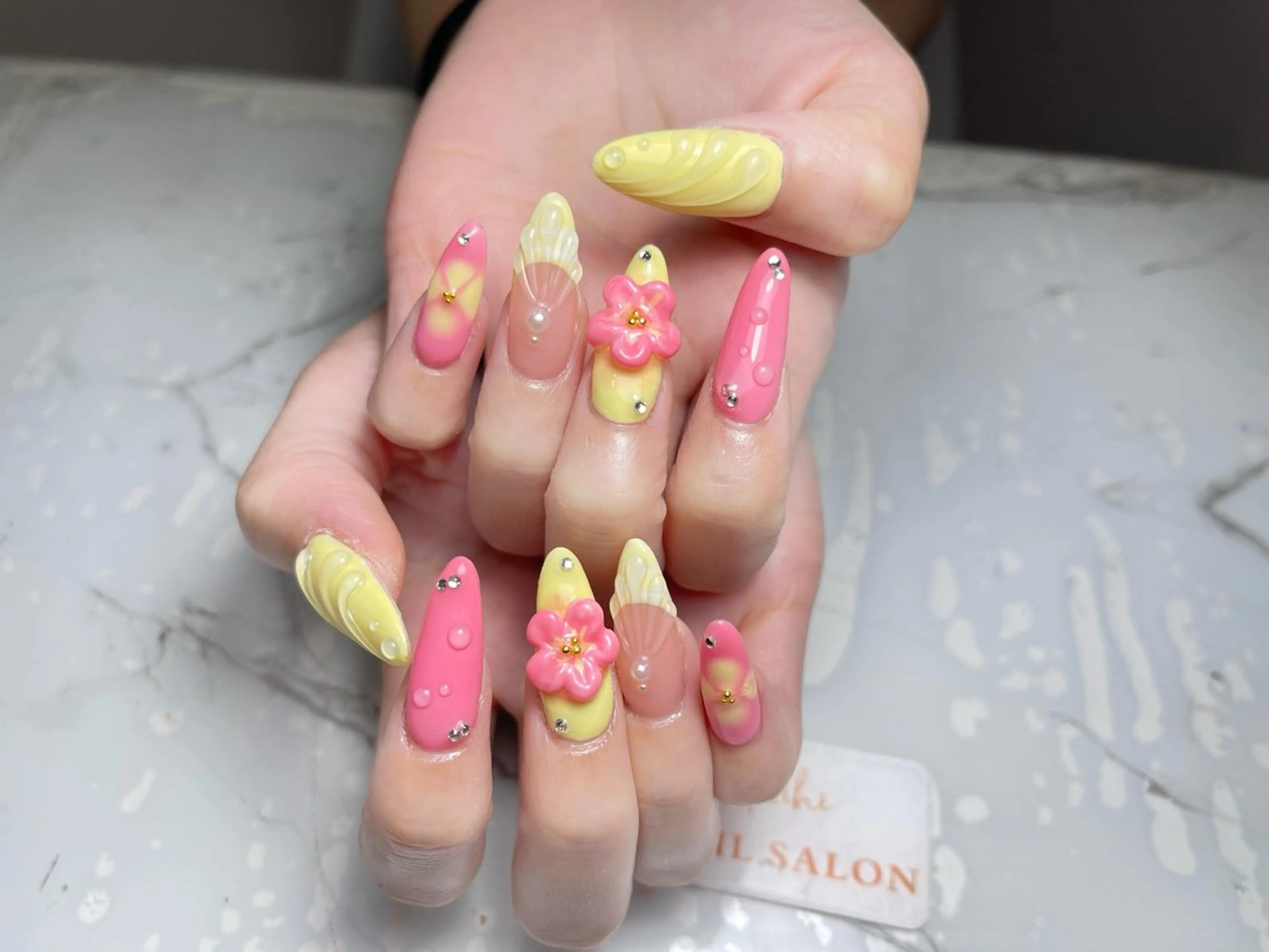 ネイル アートネイル フレンチネイル ジェルネイル グラデーション 韓国ネイル ハンドネイル ハンドケア さくら💮💮 【オフ無料】のネイルデザイン