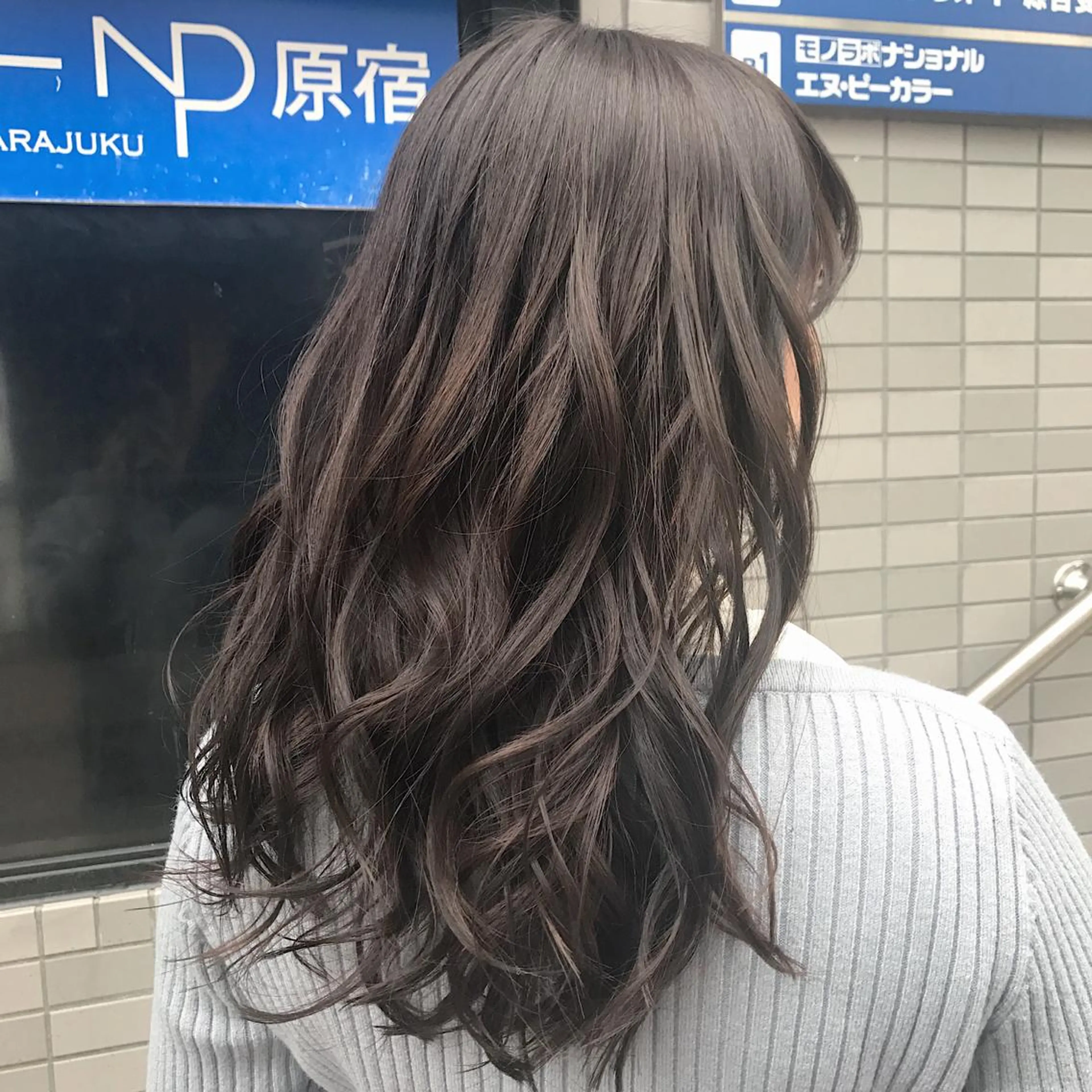 セミロング カラー ヘアアレンジ Zina渋谷エリア マネージャShionのヘアスタイル