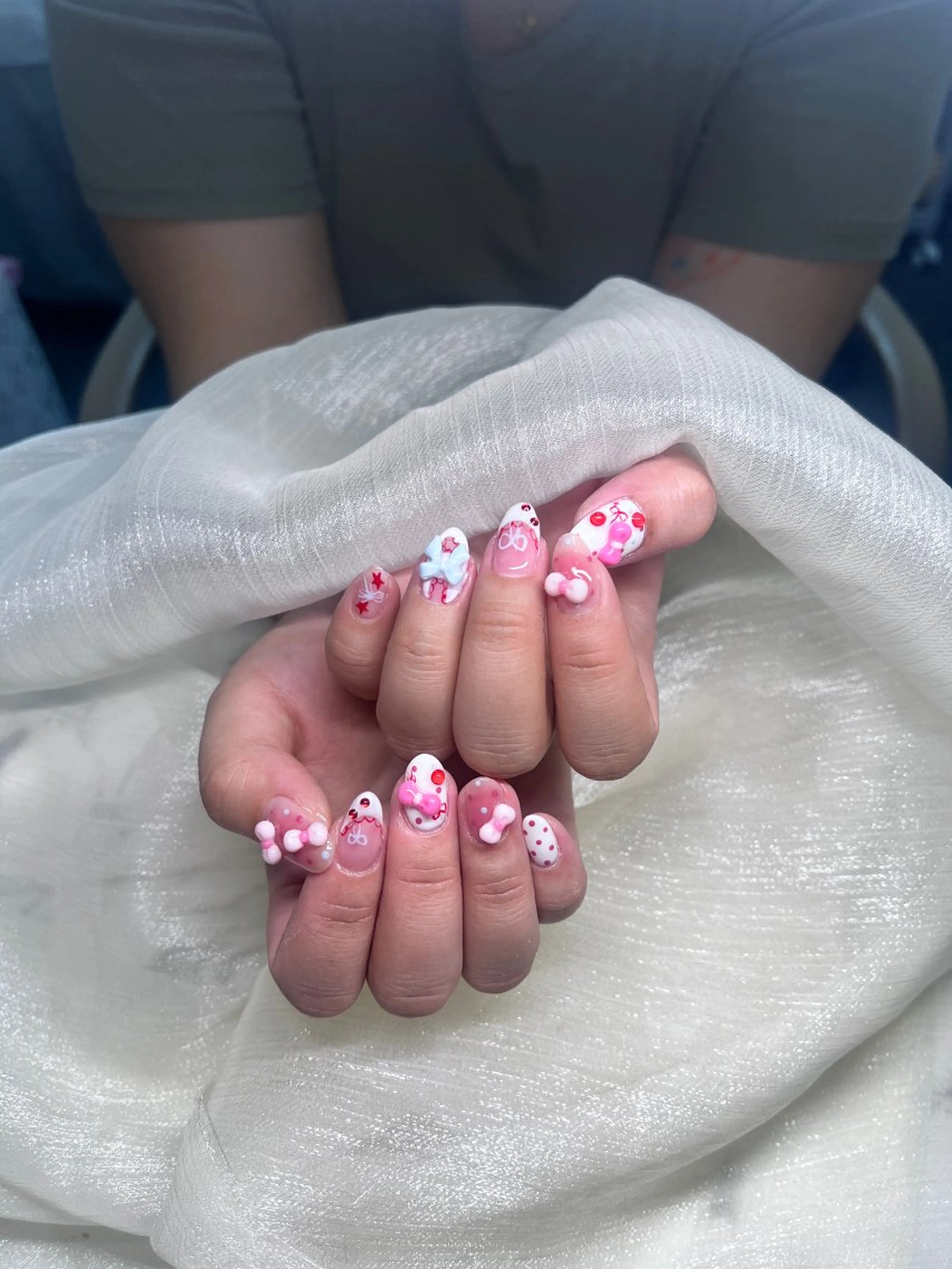 ミディアム ハンドネイル フットネイル ハンドケア 一其 サロンのネイルデザイン