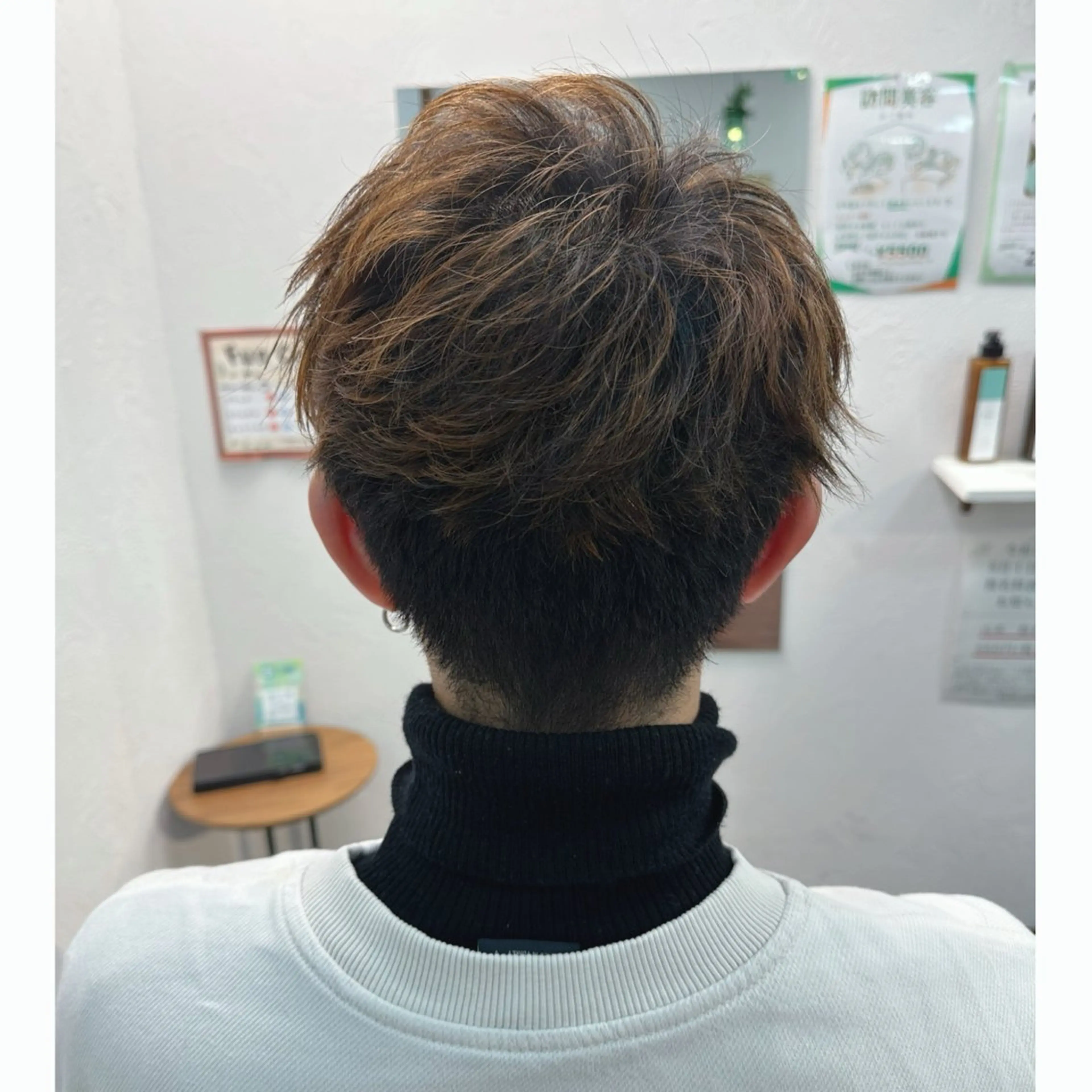 ショート カラー メンズ メンズハイライト メンズメッシュ ハイライトカラー メッシュ ハイライト ヘアカラー Fun hair make所属・三原 友美のヘアスタイル