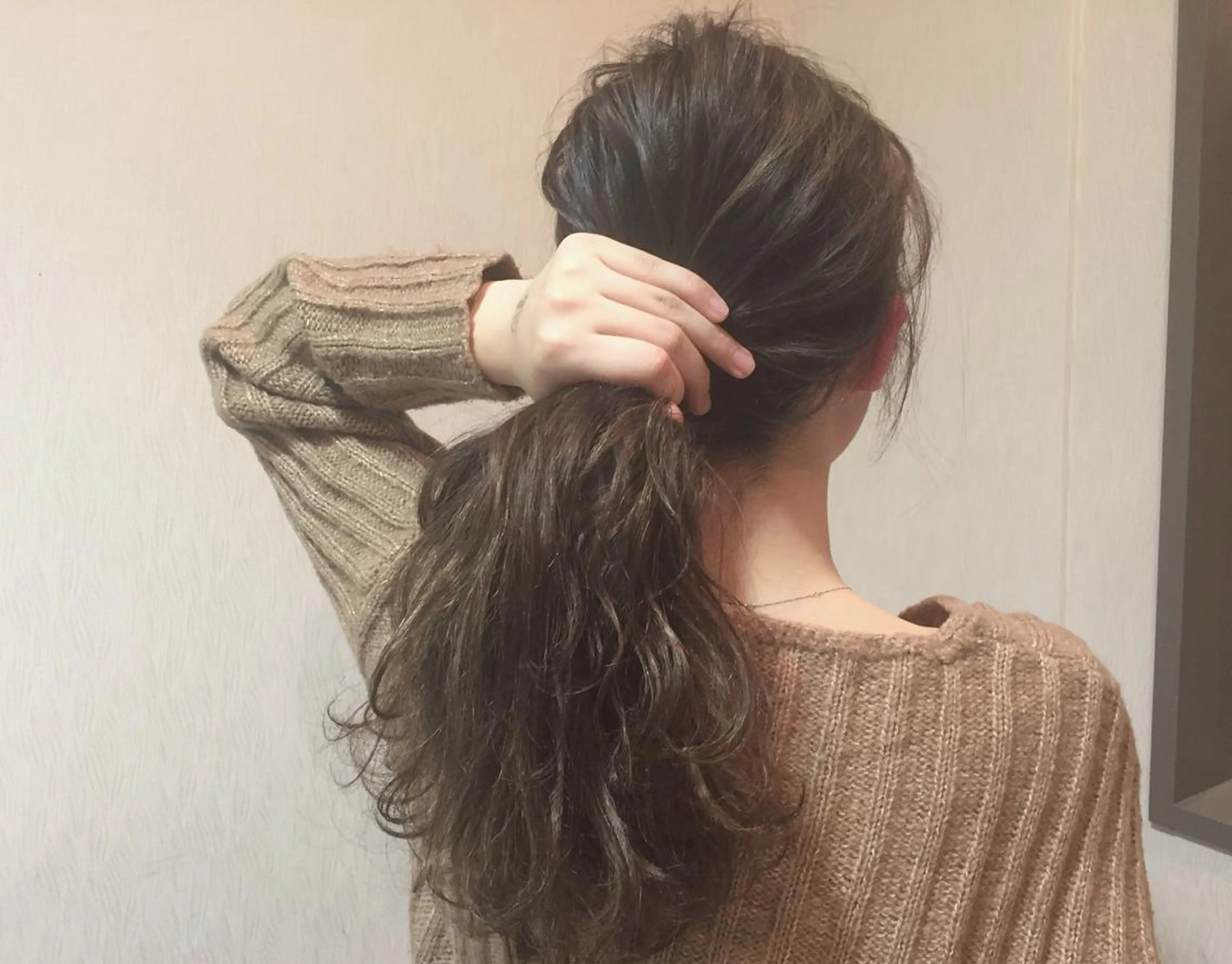 ロング カラー グレージュ ハイライトカラー イルミナカラー ハイライト トリートメント 🌈髪質改善カラーの 🌈坂本侑樹のヘアスタイル