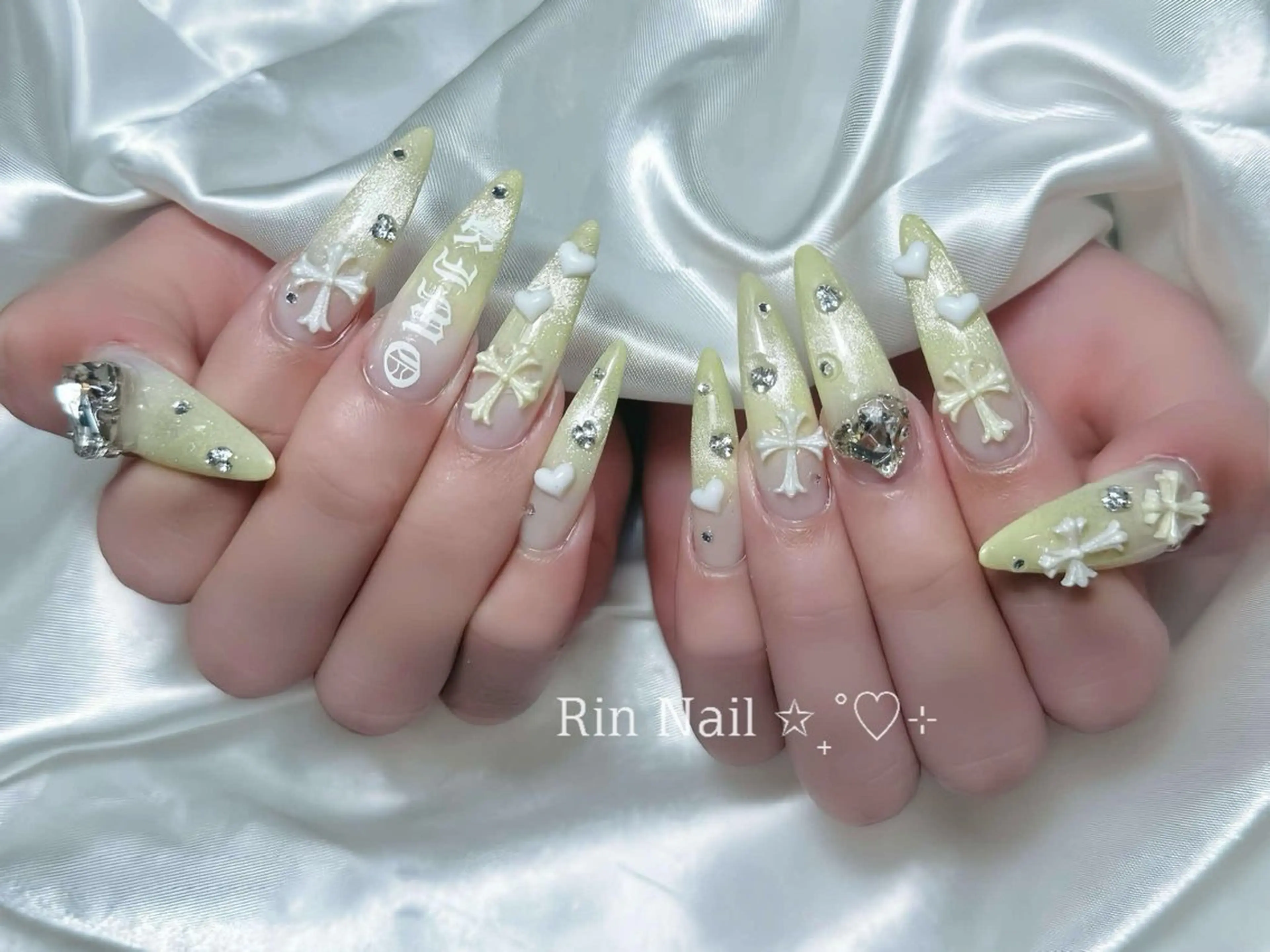 ネイル アートネイル チークネイル ジェルネイル ロングネイル マグネットネイル ハンドネイル Rin Nail 新大久保店のネイルデザイン