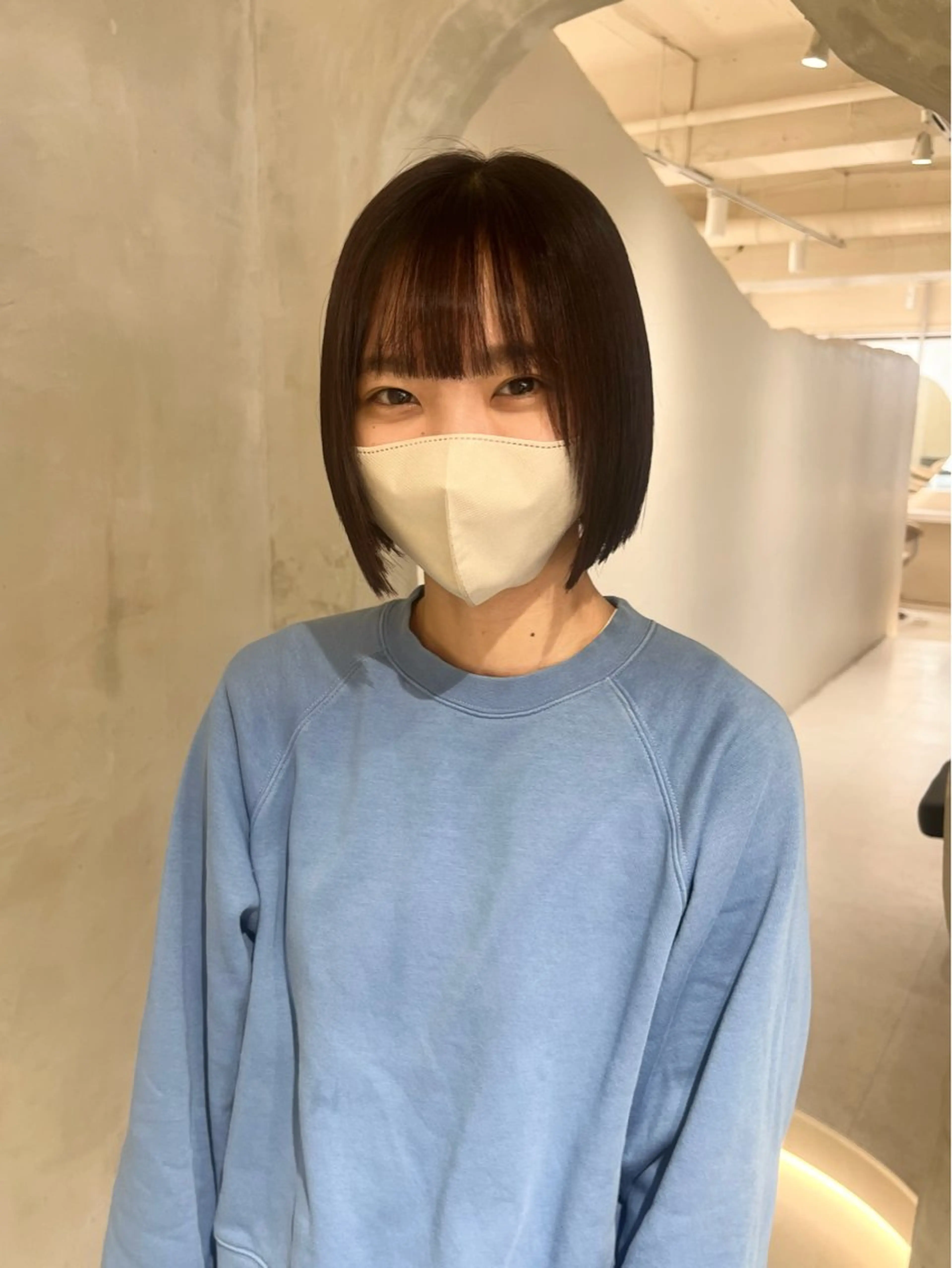 ミディアム カラー 切りっぱなしボブ ボブ effect横浜所属・切りっぱなしボブ/ 艶カラー/綾莉のヘアスタイル