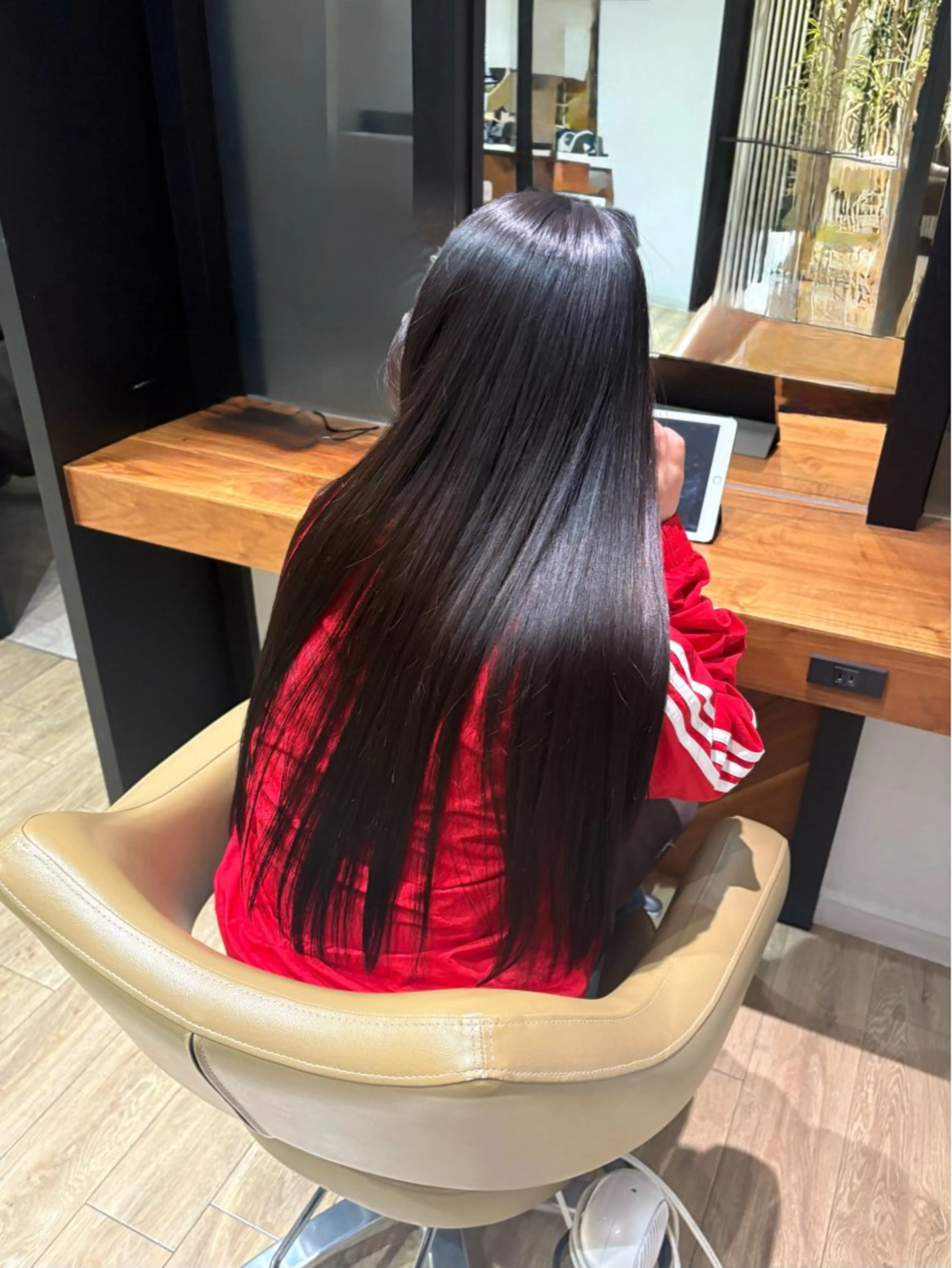 ロング カラー 黒髪 カット ヘアカラー トリートメント BUSH所属・BUSH なかじませりなのヘアスタイル