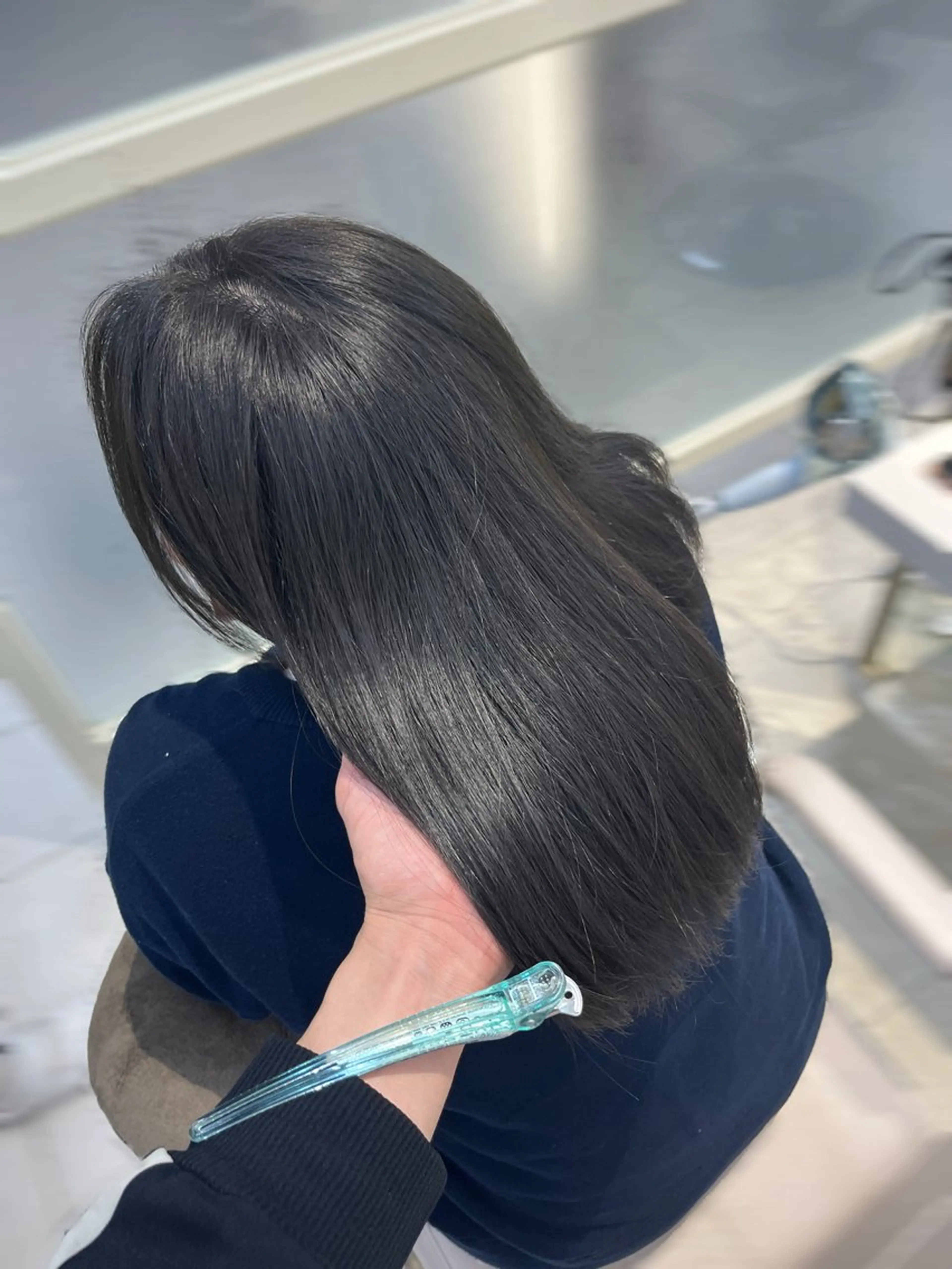 ロング カラー 似合わせレイヤー 透明感カラーのヘアスタイル