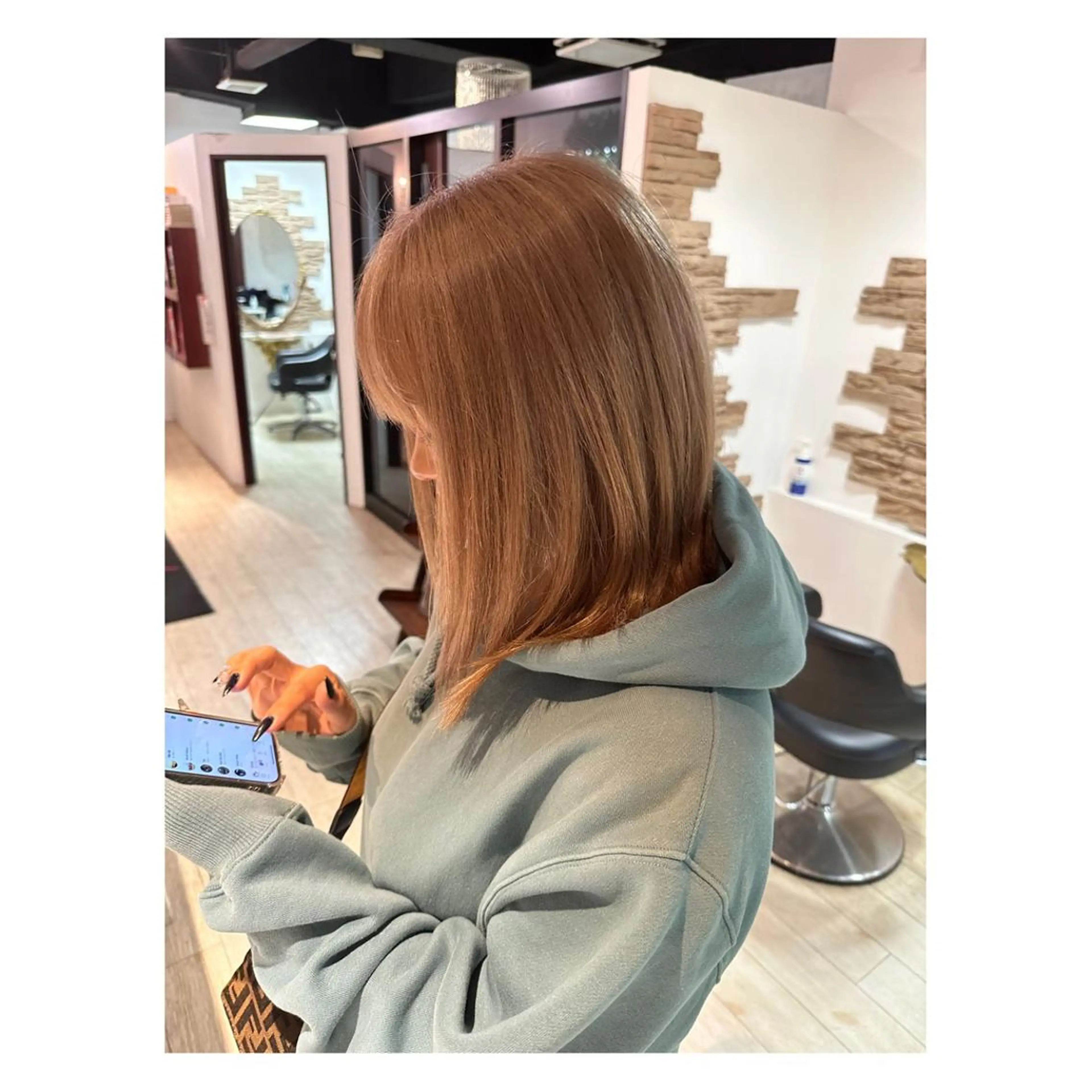 ミディアム カラー 切りっぱなしボブ ミディアムパーマ バレイヤージュ ベージュカラー ブリーチ カット ヘアカラー トリートメント メンズパーマ 次元のヘアスタイル