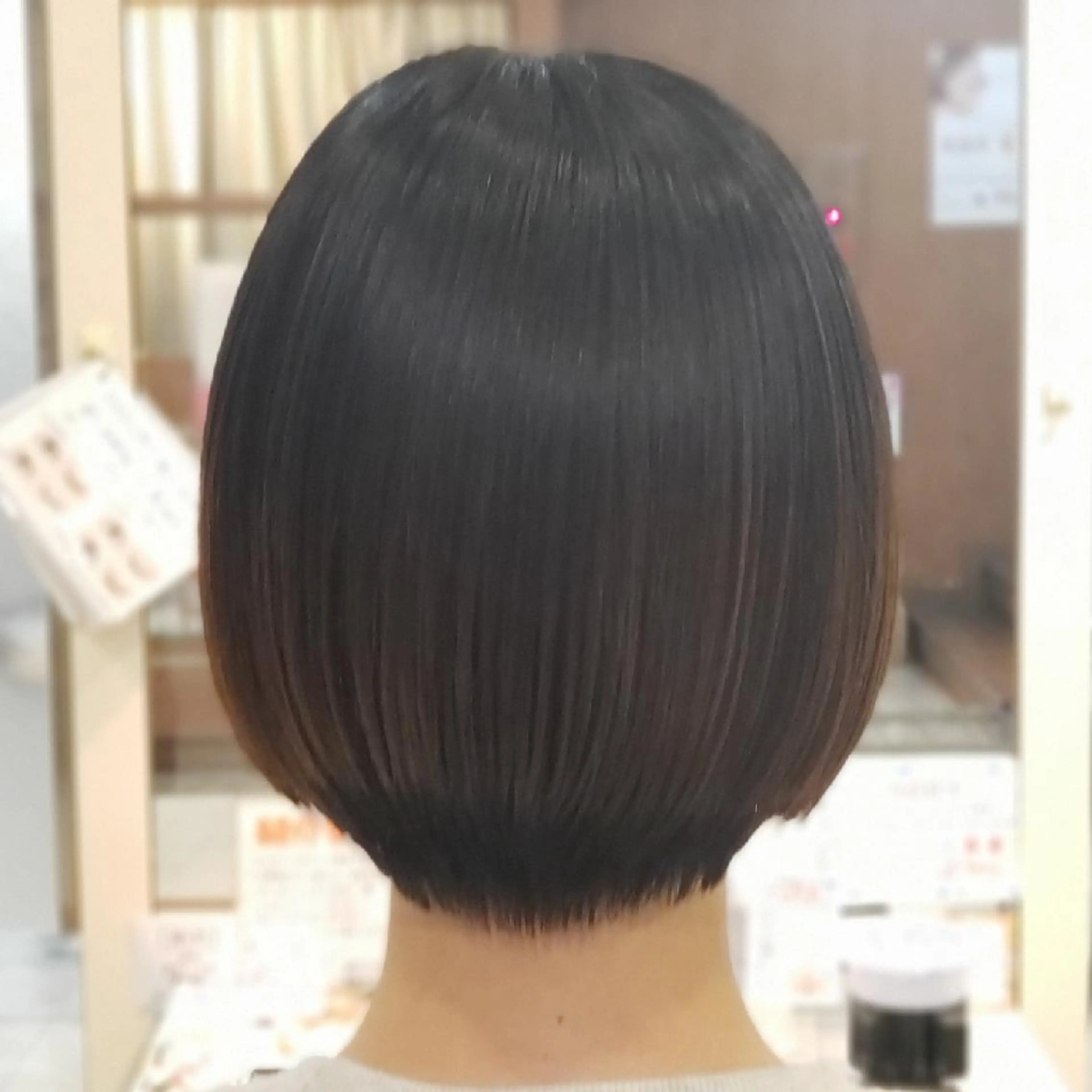 ショート ボブ カット 縮毛矯正 トリートメント 岡田 奈々のヘアスタイル