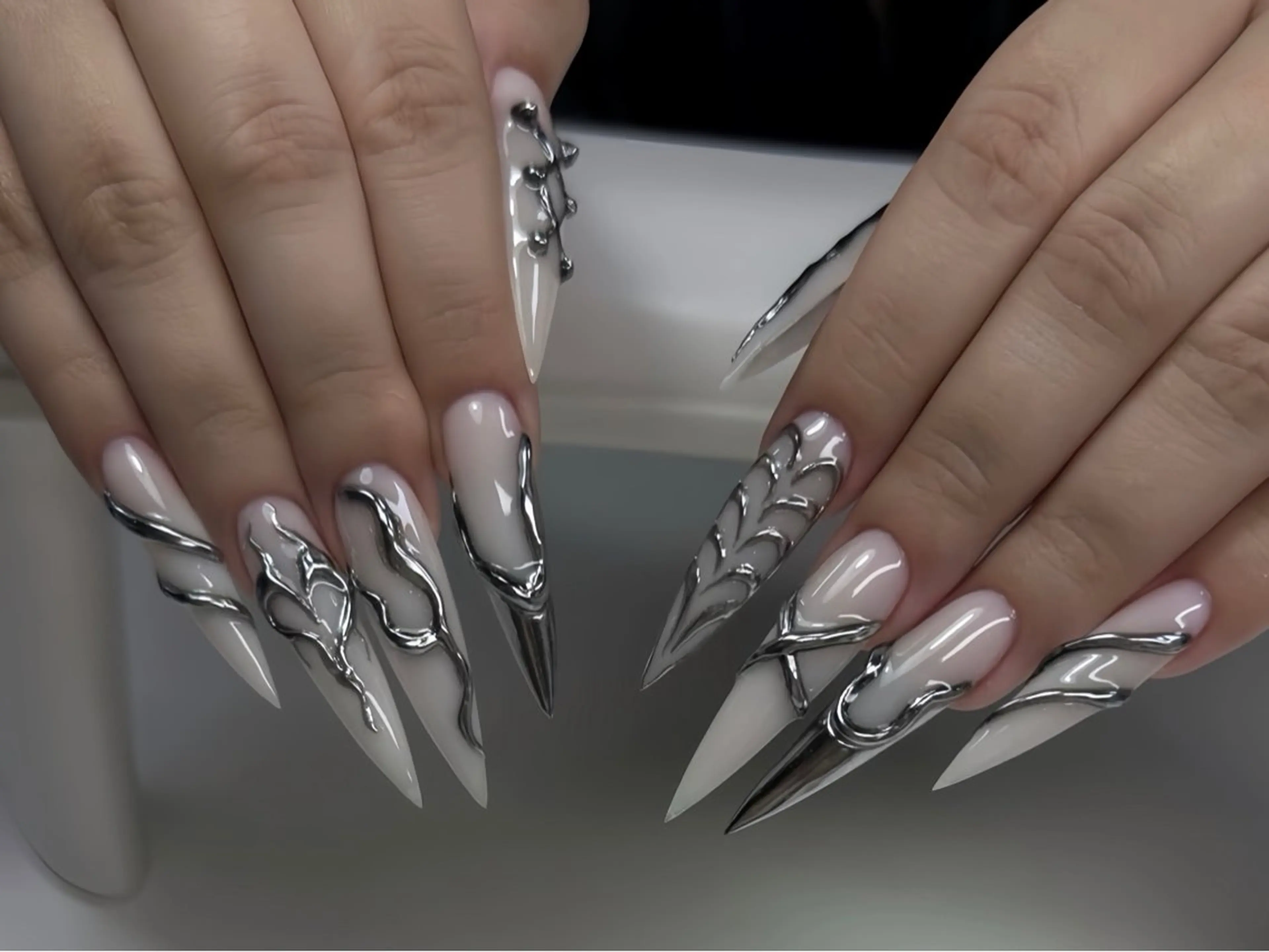 ネイル アートネイル フレンチネイル ジェルネイル 韓国ネイル ミラーネイル Rin Nail 新大久保店のネイルデザイン