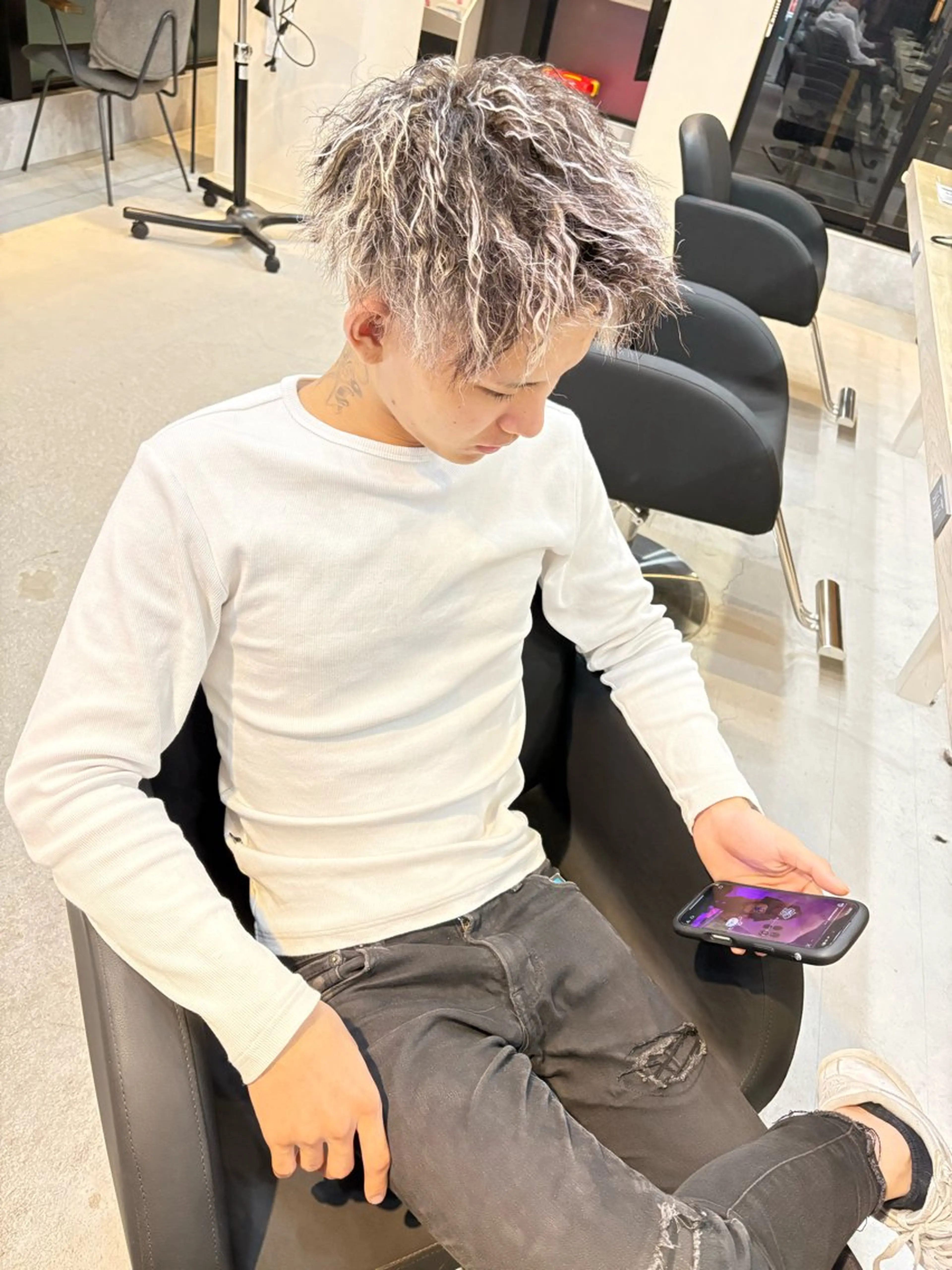 ホワイトメッシュツイストパーマの写真