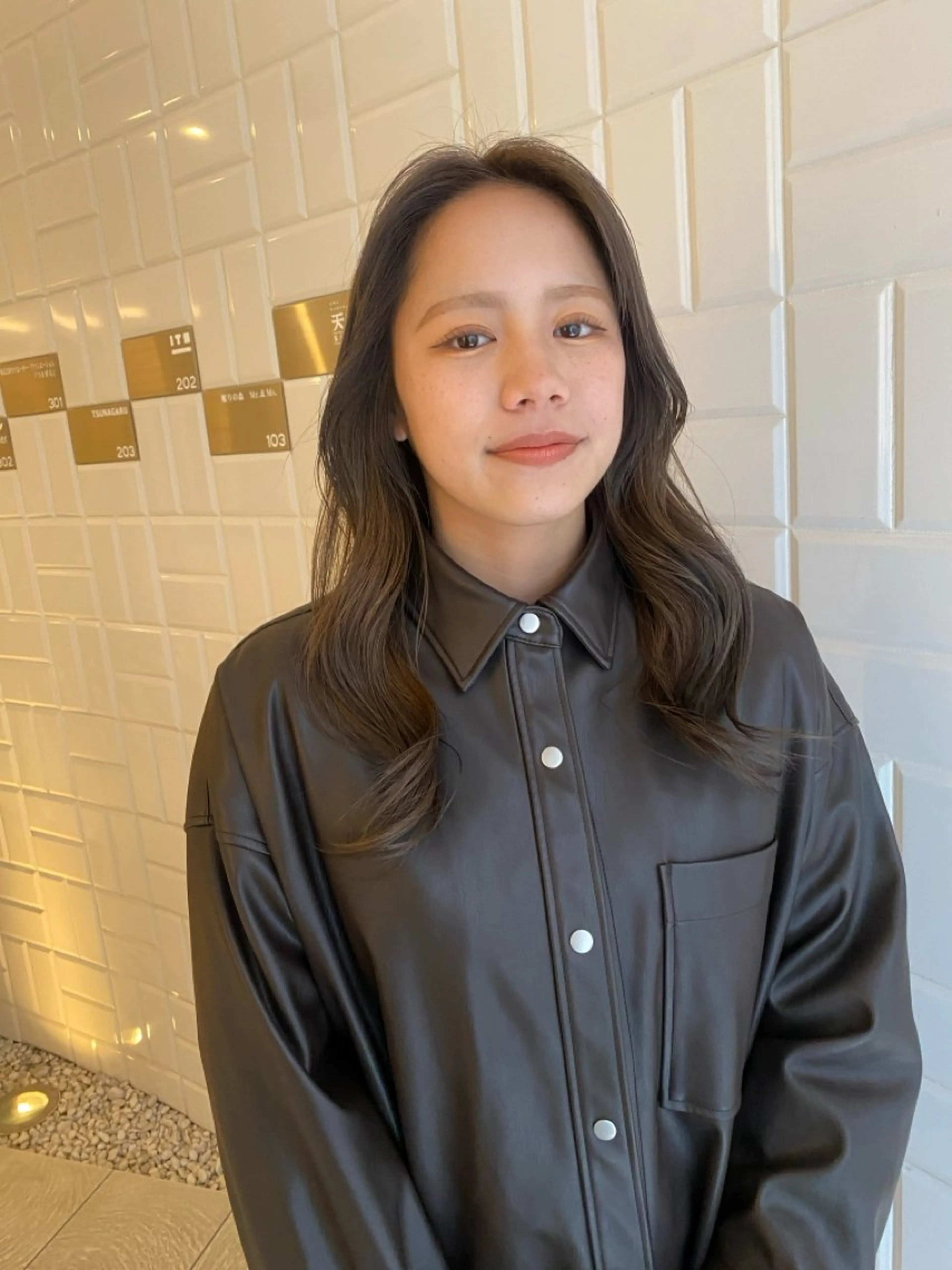 ロング ヘアカラー トリートメント みやけ ひなのヘアスタイル