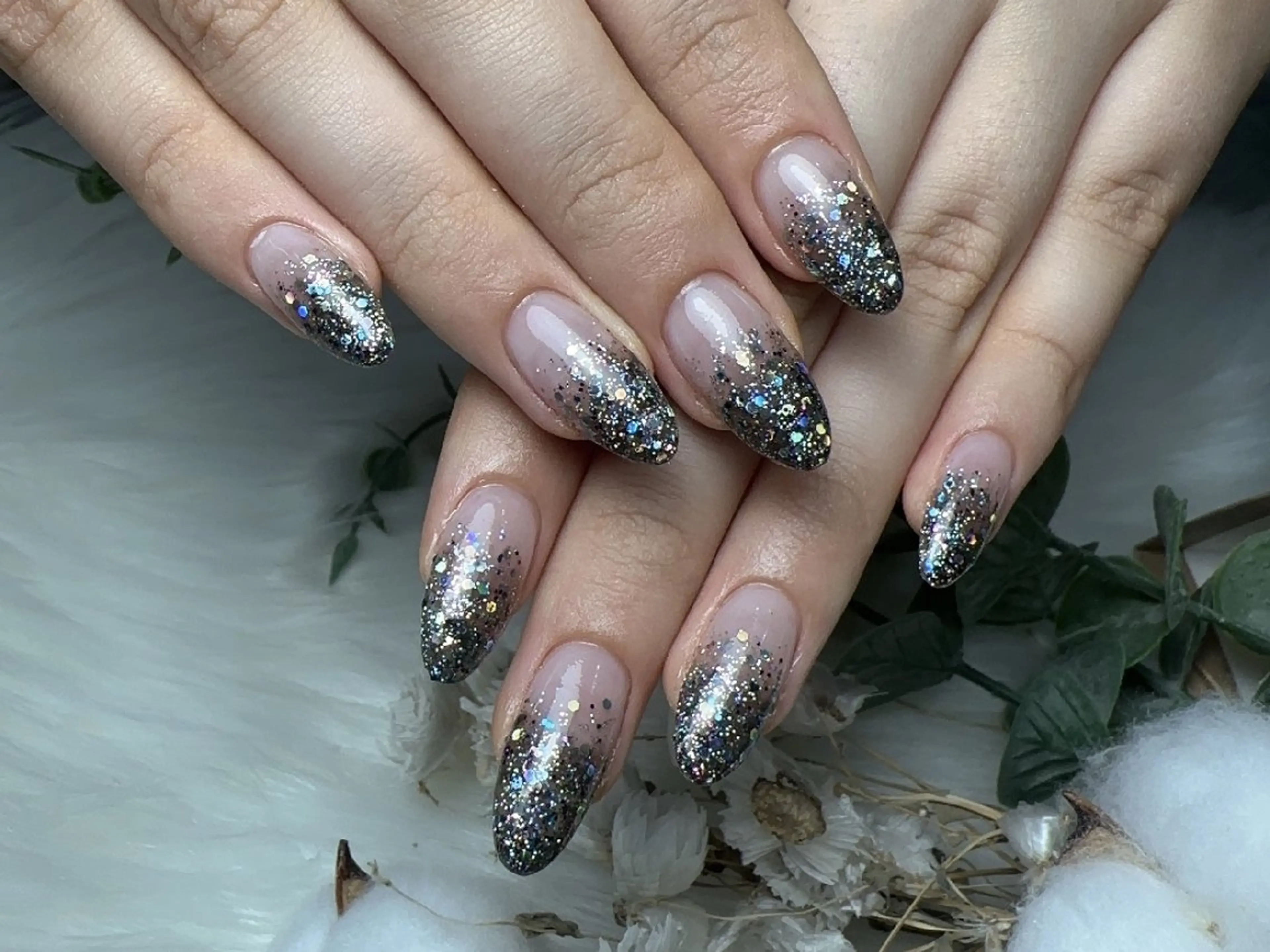 ネイル 長さ出し キラキラネイル ラメ(グリッター) ラメグラデーション ネイルチップ ハンドネイル UM Nail Salonのネイルデザイン