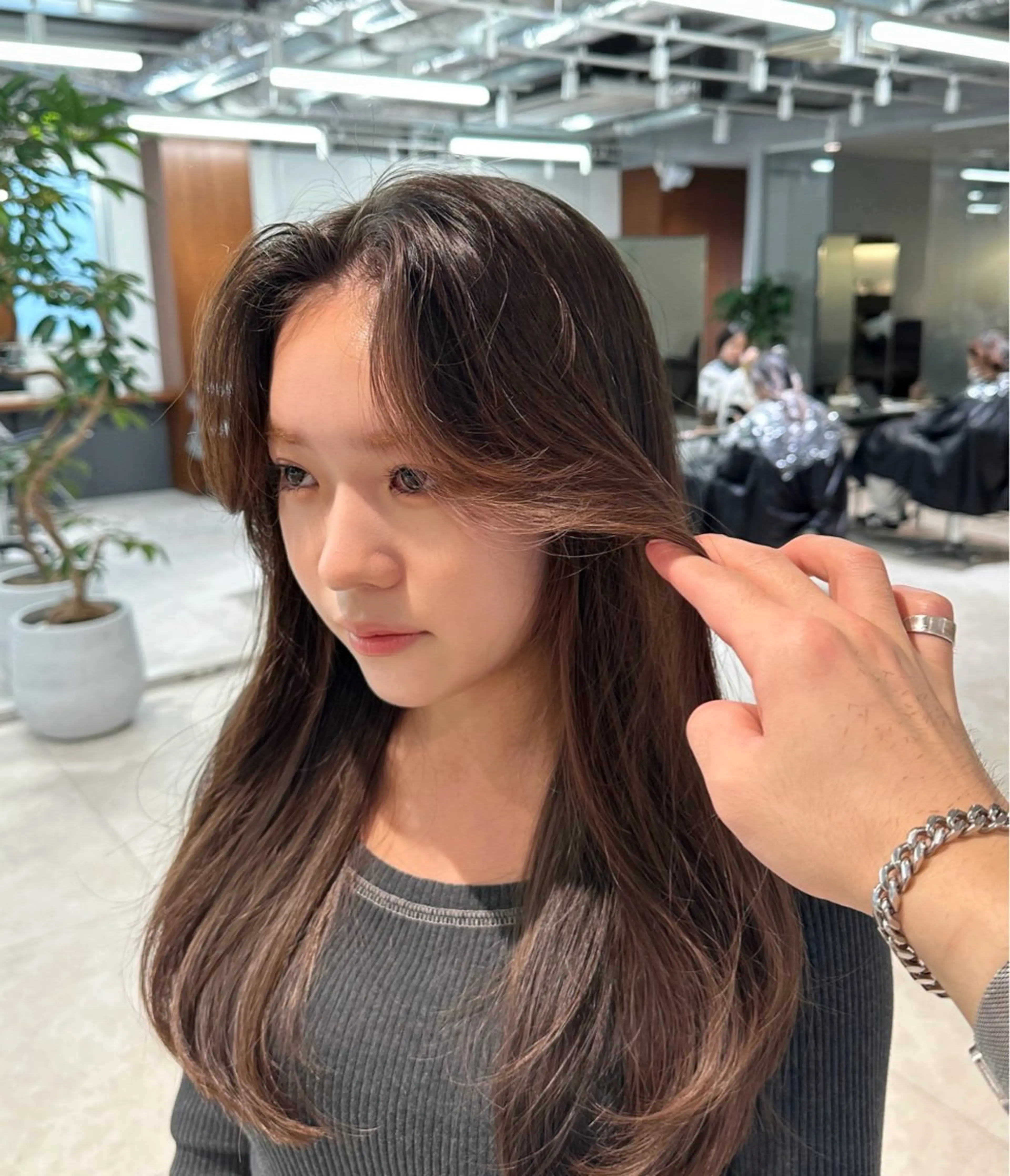 ミディアム 顔周りカット 韓国ヘア/レイヤー Yan✂︎のヘアスタイル