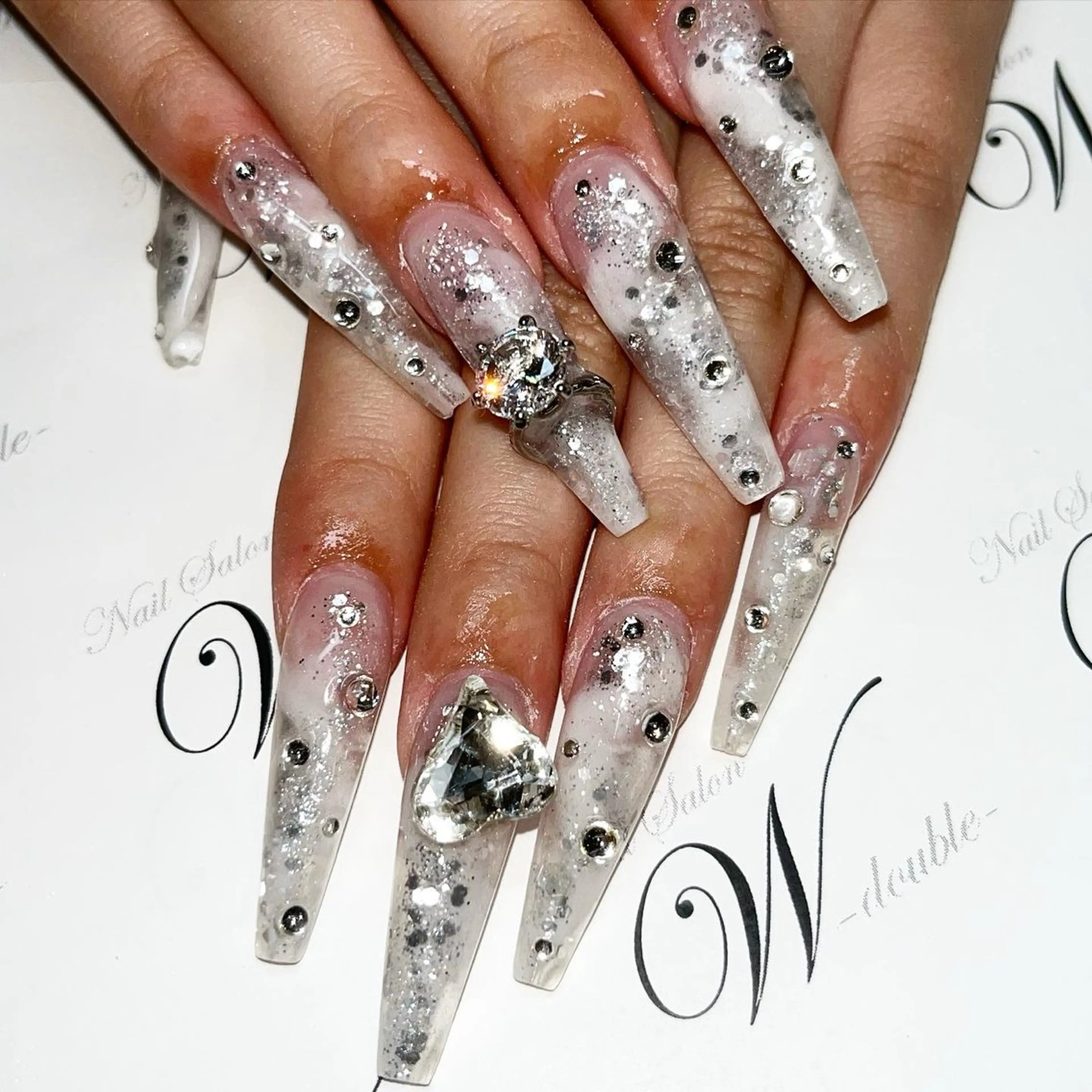 ロング ロング ハンドネイル ネイルサロン ダブルのネイルデザイン