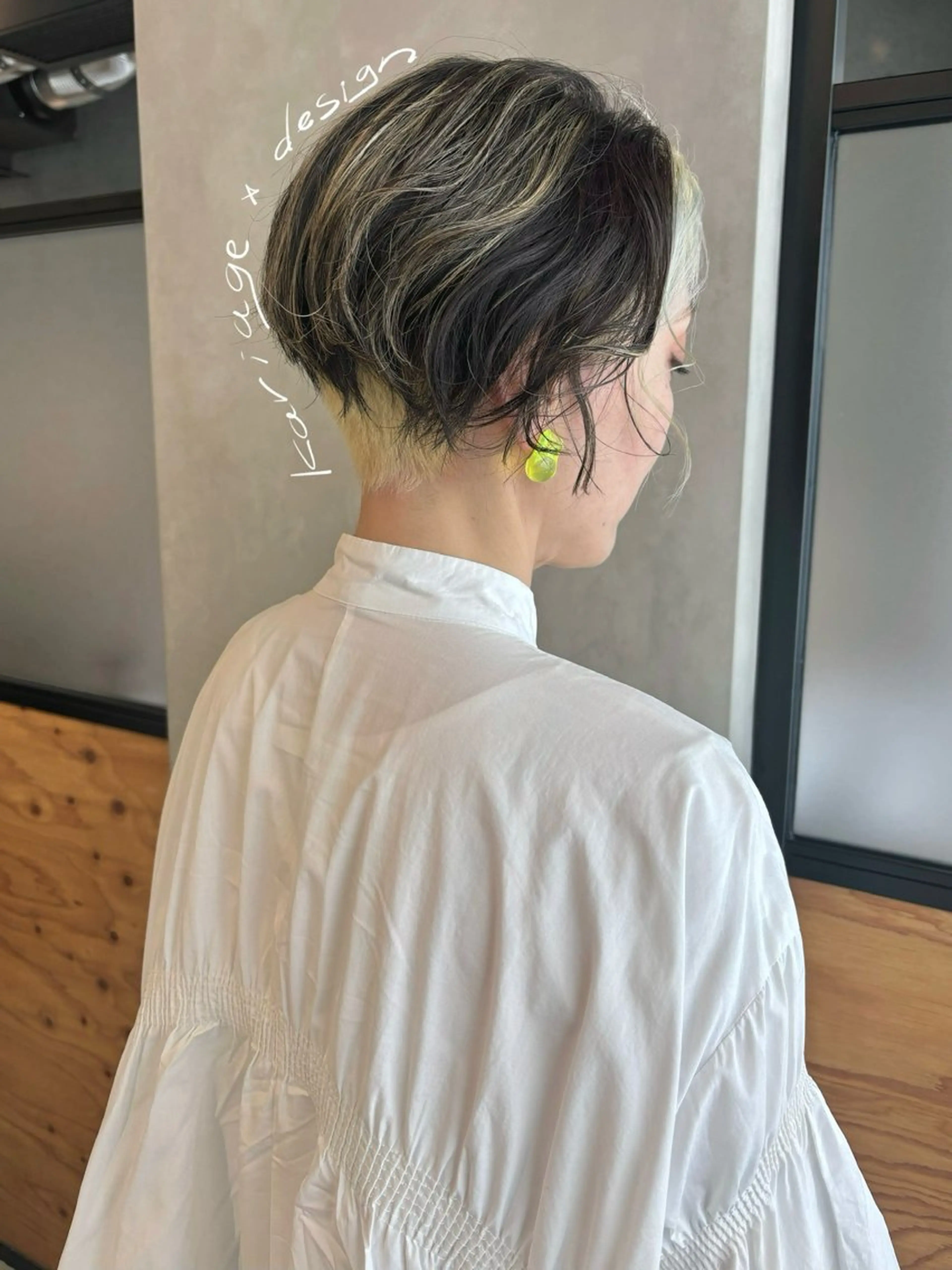 ショート カラー ハンサムショート デザインカラー ショートヘア カット ヘアカラー NOVEL-DAYS所属・井上 唯のヘアスタイル