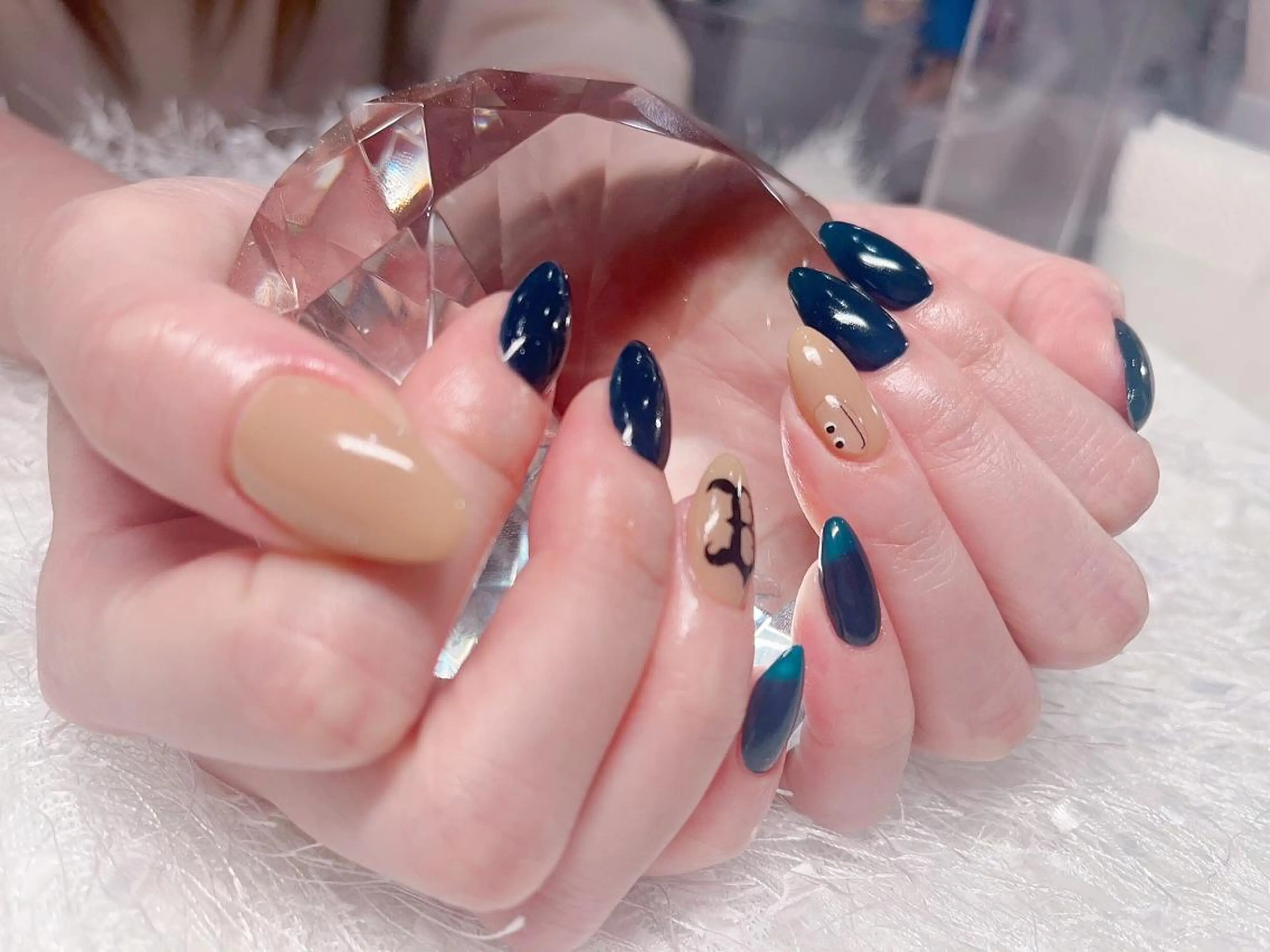 ネイル マツエク・マツパ アイブロウ 韓国風マツエク パリジェンヌラッシュリフト まつげパーマ ワンホンマツエク 長さ出し ハンドネイル Nail&eye Belire 新宿のネイルデザイン