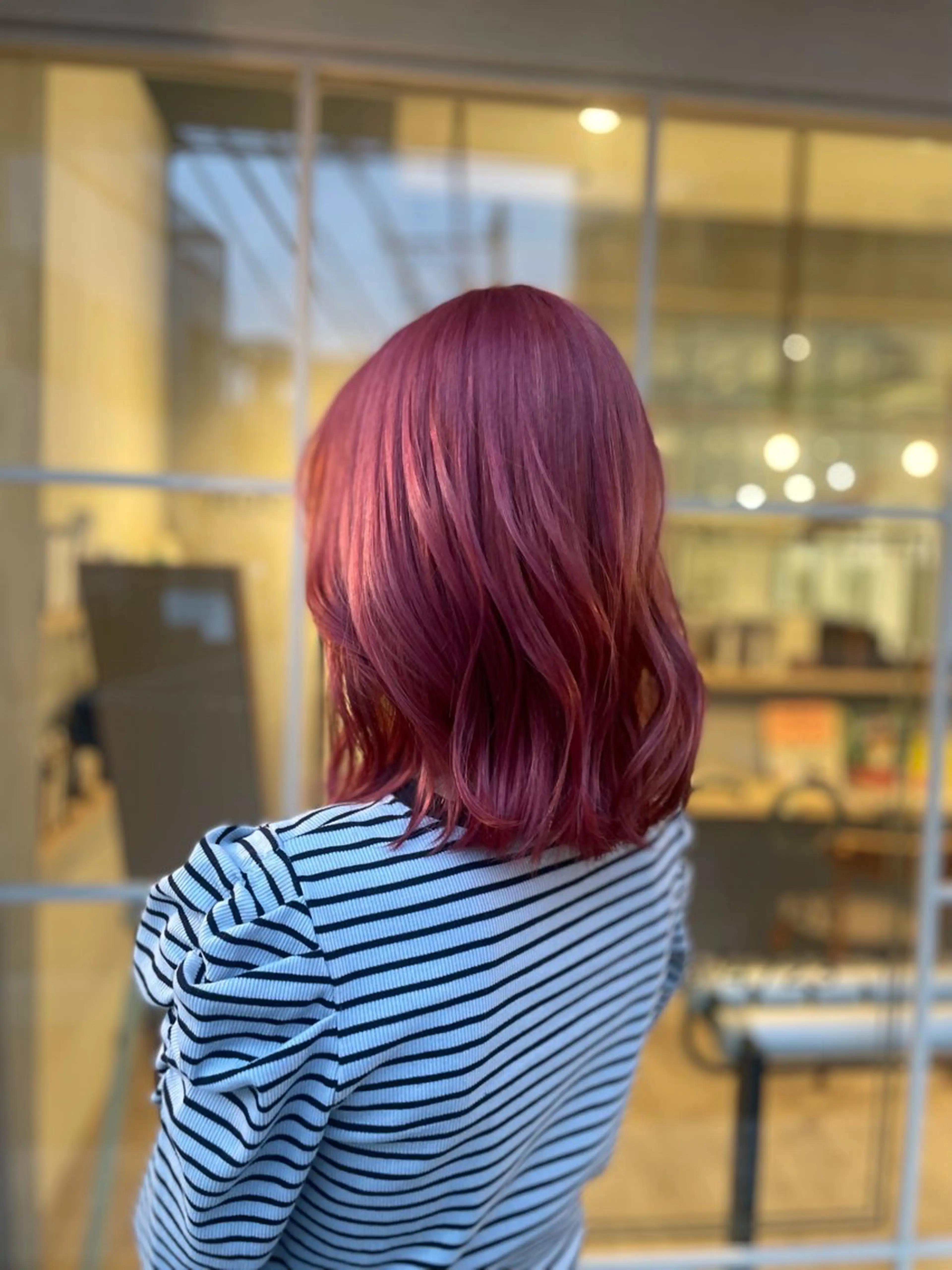 セミロング ヘアカラー アイナ ROCCOのヘアスタイル